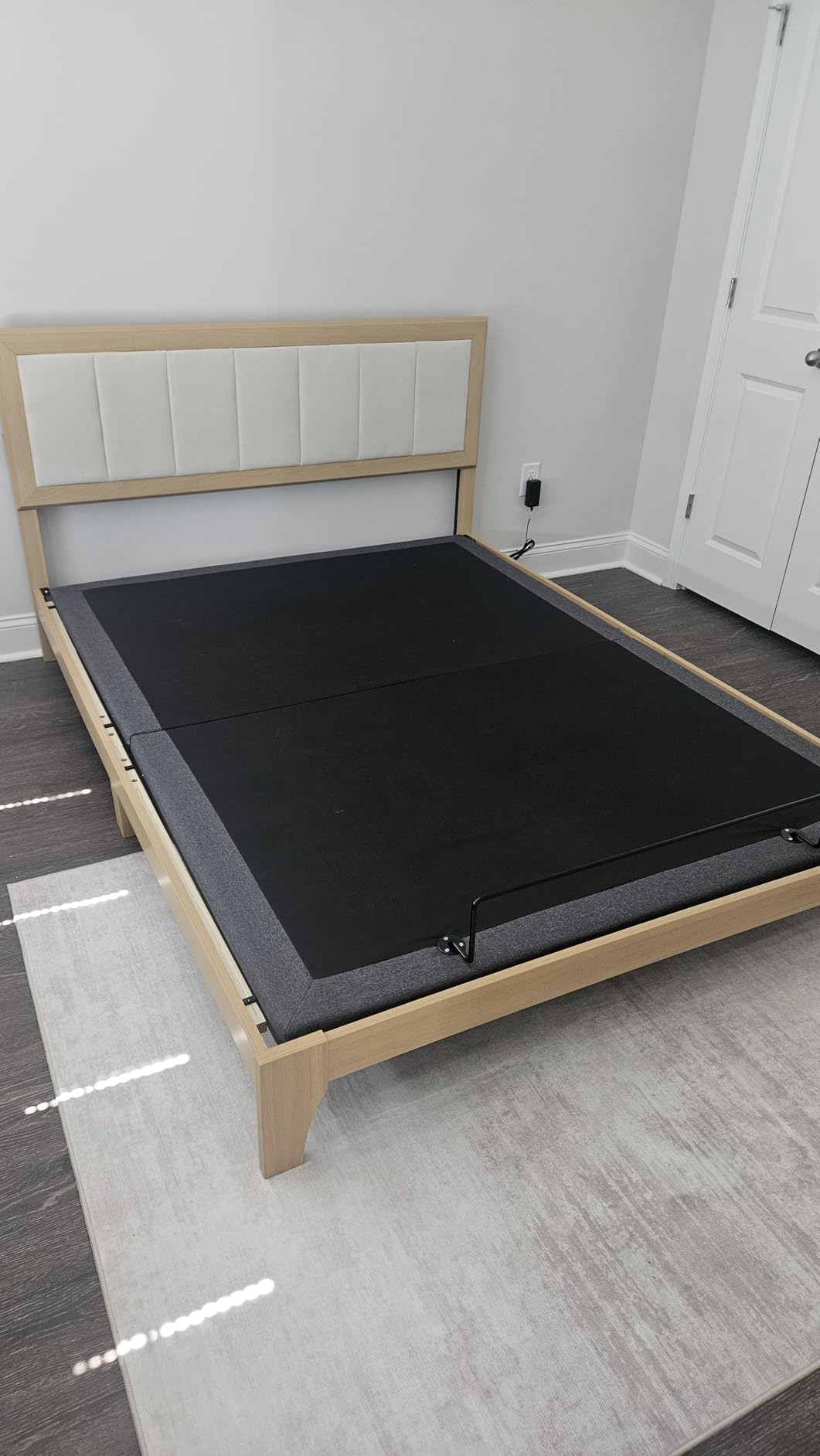 Tami Tami T450 Adjustable Bed Frame Queen with Remote, Ergonomic Adjustable Base with Head & Foot Incline, Zero Gravity, Nightlight, Quiet Motor, and 3 Height-Adjustable Legs, Easy Assembly customer photo 1
