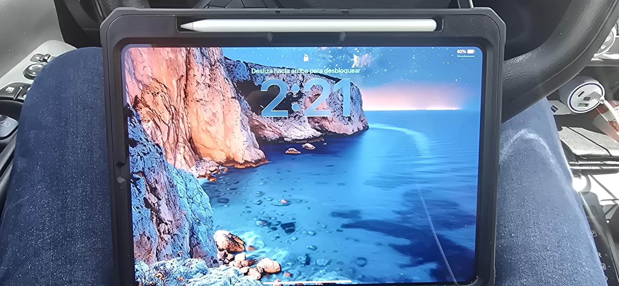 Apple iPad Pro 11-inch (M5): Ultra Retina XDR Display, 256GB, Landscape 12MP Front Camera/12MP Back Camera, LiDAR Scanner, Wi-Fi 7 with Apple N1, Face ID, All-Day Battery Life — Silver customer photo 2