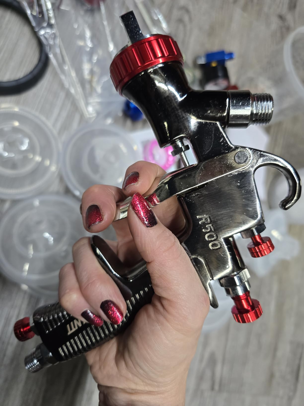 SRQ R500 LVLP Spray Gun Kit, Includes 650ml Mixing Cup and 10 Disposable Cups, Automotive Spray Gun Kit Equipped with 1.3/1.5/1.7mm Nozzles. Professional Air Paint Spray Gun Suitable for Clear Coats customer photo 2
