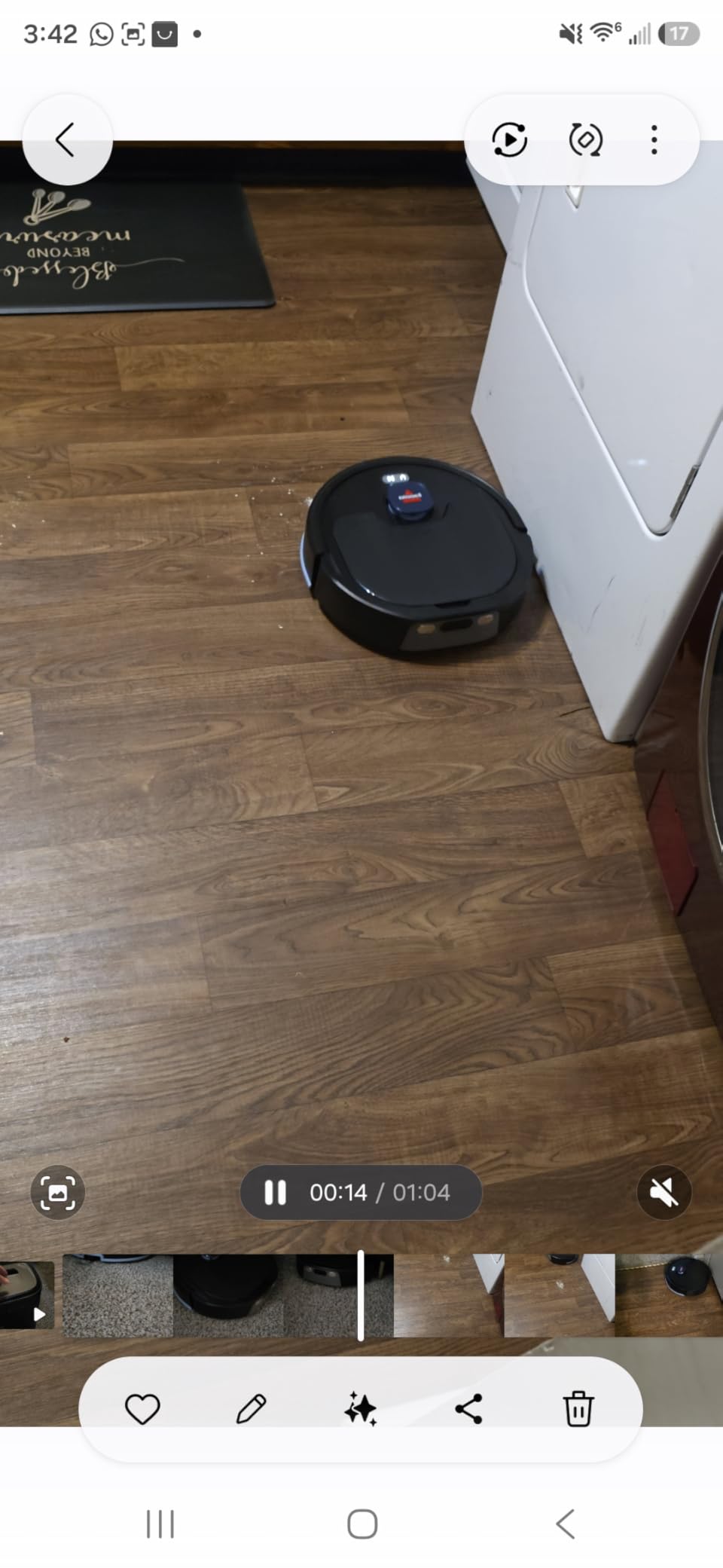 Bissell FlexClean FurForce Robot Vacuum & Mop with No Tangle Pet Brush Roll, LiDAR Navigation & Liftable Pad for Pet Hair Removal on Hard Floors & Rugs, 180min Runtime 60-Day Dust Collection, 4270L customer photo 2