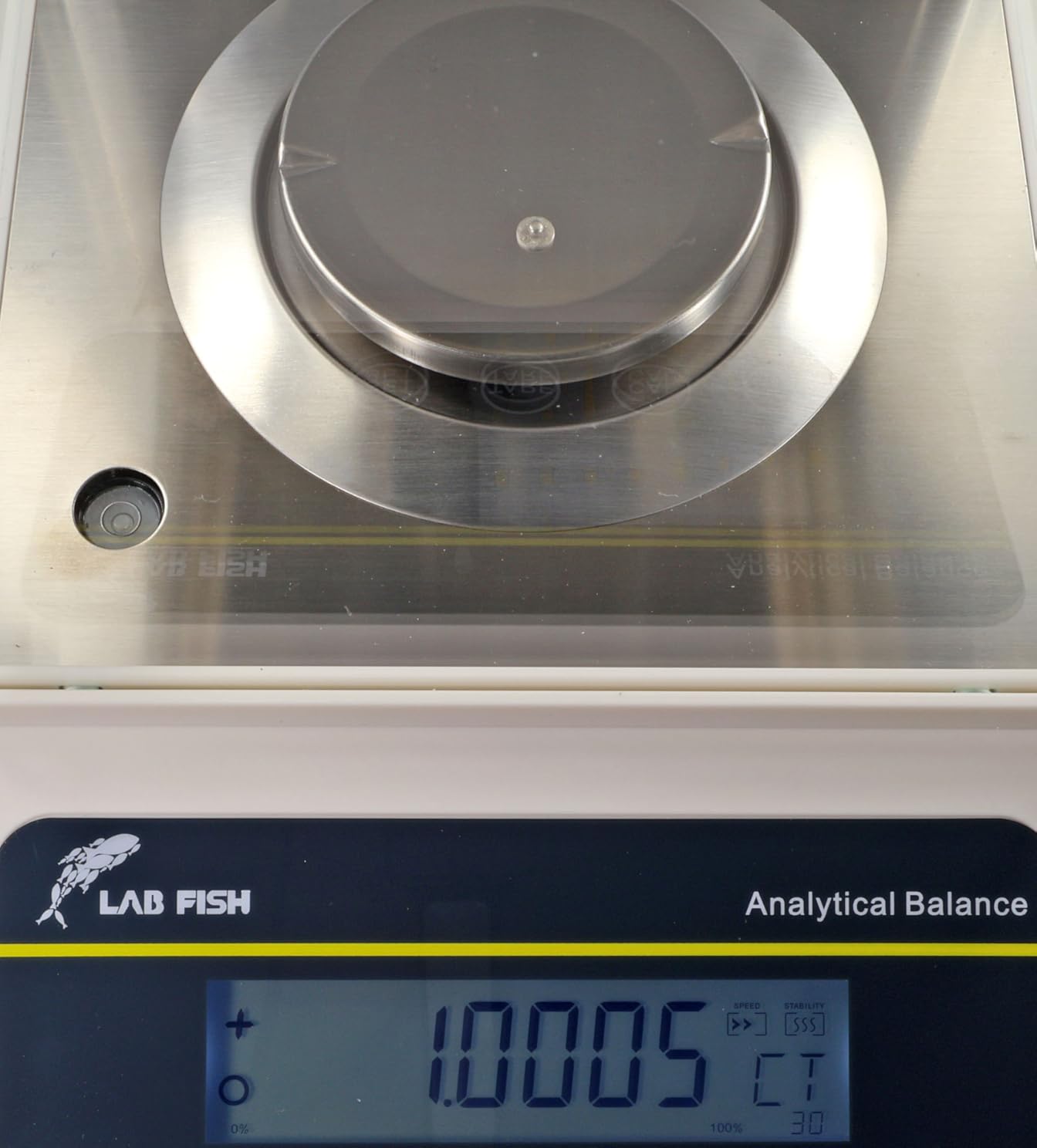 LAB FISH Digital Analytical Balance 0.1mg Scale High Precision 120g x0.0001g Accuracy Lab Scale Internal & External Calibration for Laboratory Pharmacy Jewelry customer photo 1