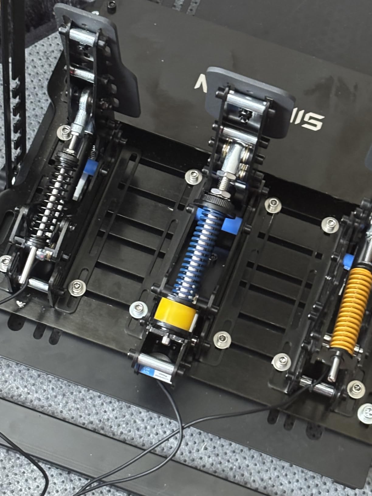 SIMSONN Plus X Racing Simulator Hydraulic Pedals Sim Racing Pedals Support Haptic Reactor (Plus X Black P3-H3) customer photo 1