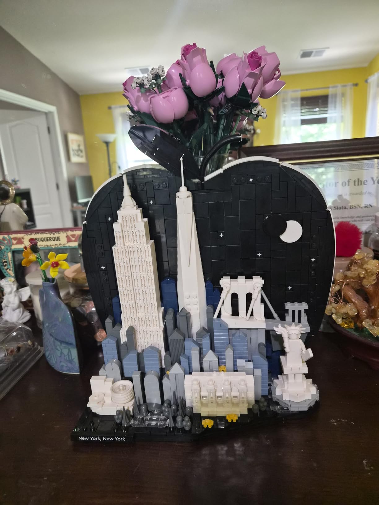 LEGO Architecture New York City - The Big Apple Building Set for Adults, Ages 18+ - Decor for Bedroom, Office or Desk - Gift for Men & Women - 21066 customer photo 1
