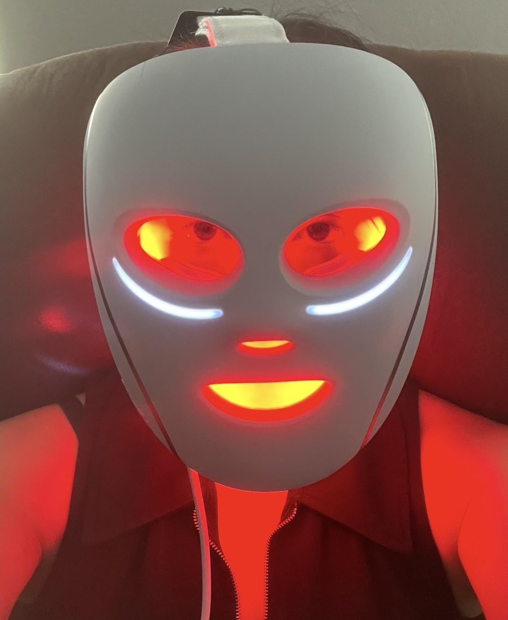Shark CryoGlow LED Face Mask with Under-Eye Cooling, Anti-Ageing & Blemish Repair, Red & Blue LED, Infrared Light Therapy, USB-C, Remote Control, Storage Bag, Rose Glow customer photo 2