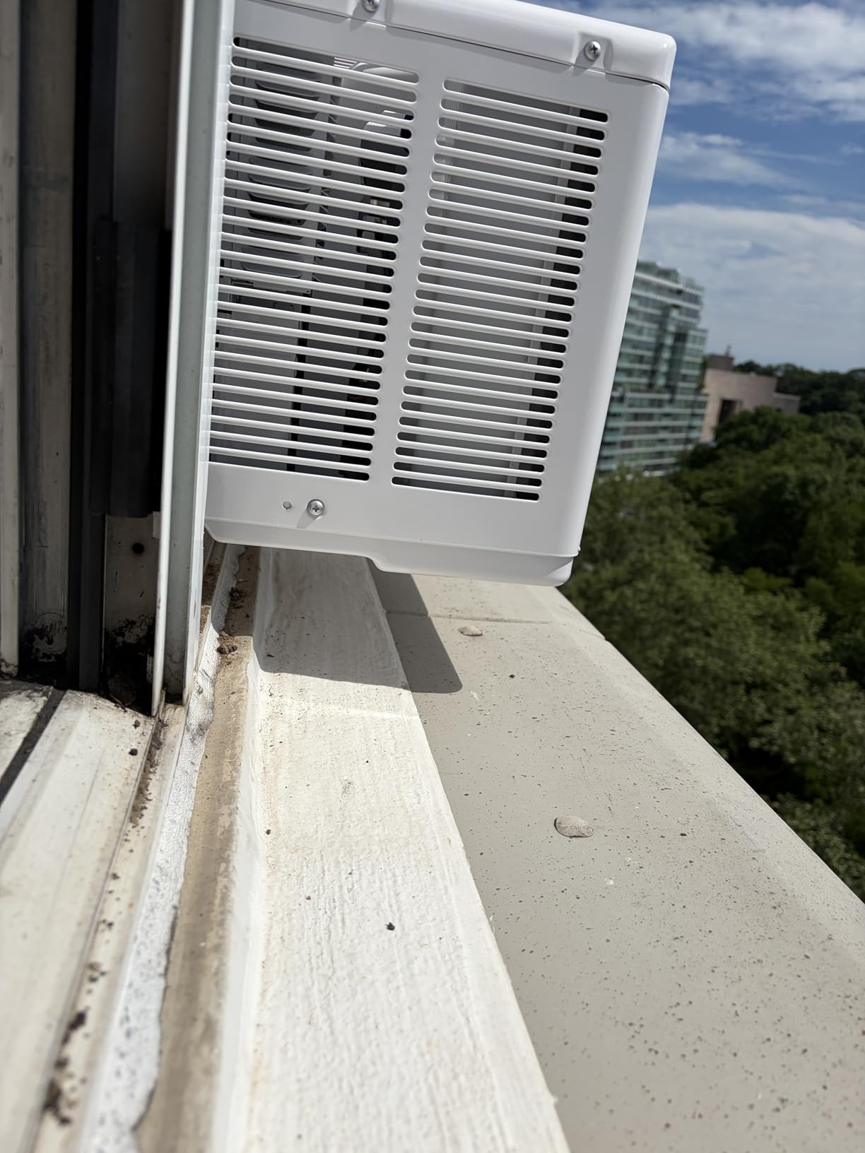 6,000 BTU U Shaped Smart Inverter Window Air Conditioner - Cools 250 Sq Ft, Ultra Quiet with Open Window Operation - Alexa/Google Assistant Compatible, 37% Energy Savings, Remote (2026 Edition) customer photo 1