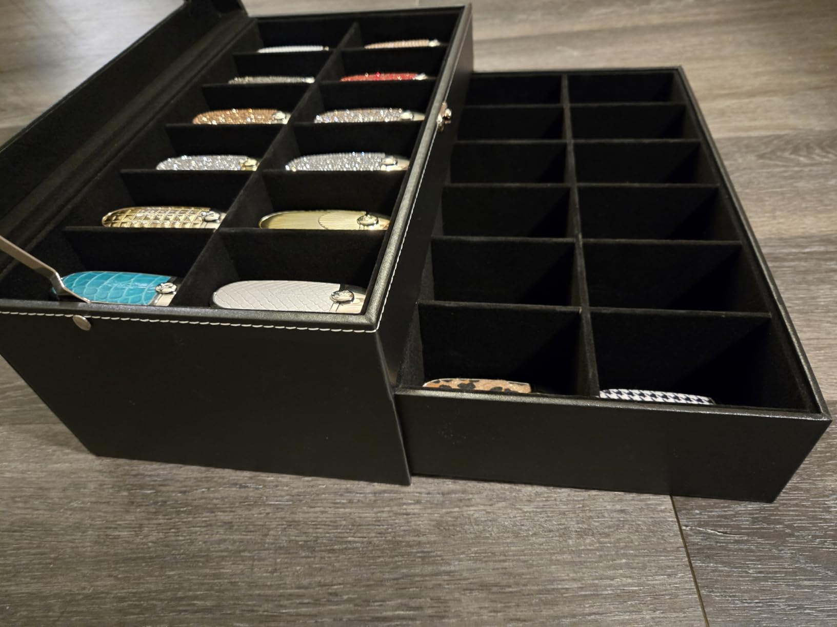 AUTOARK Watch Box Organizer with Glass Top & Lockable Drawer, 2 Layers Holds 30 Watches & Jewelry, Large Storage for Men & Women, PU Leather with Soft Interior, Gift for Home Office Desk, Black, MKAW-125 customer photo 2