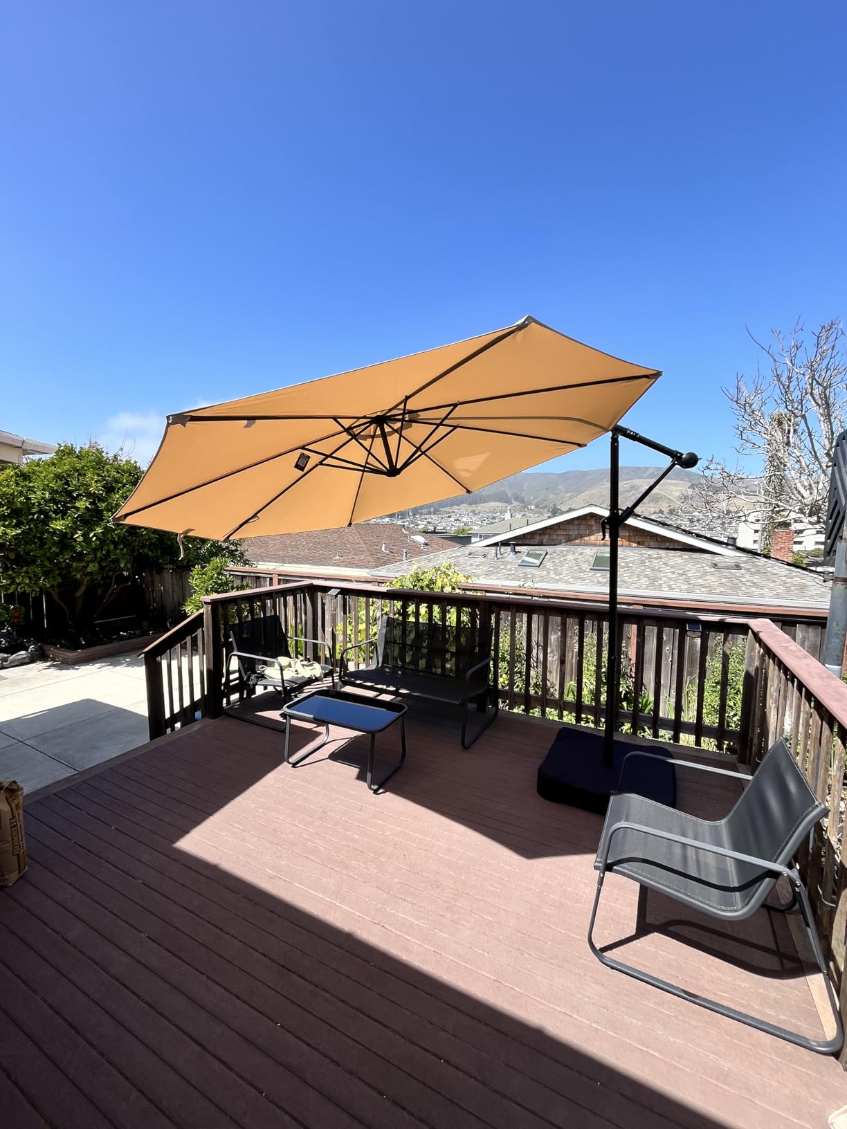 OLILAWN 10FT Cantilever Offset Patio Umbrella with Base Included, Outdoor Patio Umbrella, Fade-Resistant Yarn-Dyed Canopy with PU Coating, 360 Rotation & Infinite Tilt, Heavy duty 8-Rib Steel Frame for Patio, Pool, Deck, Backyard, Beige customer photo 1