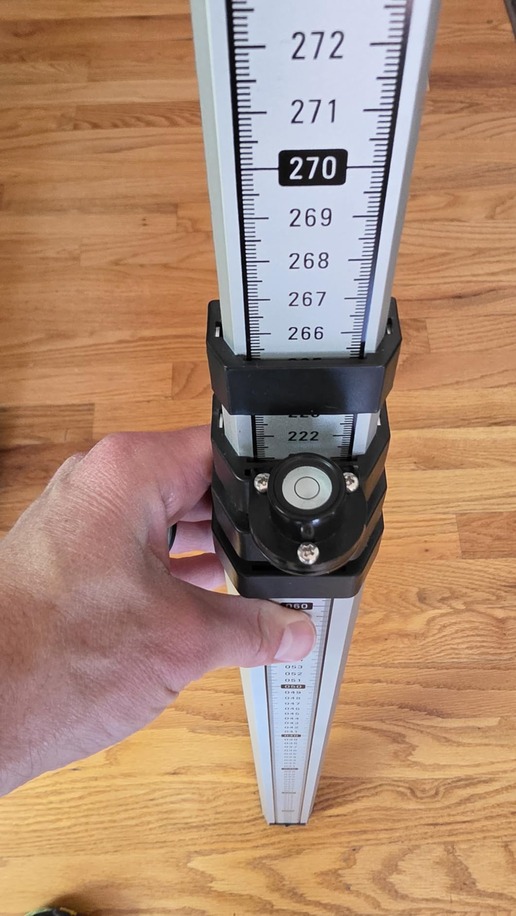 Huepar 9 - Foot Aluminium Grade Rod -10ths 4 Telescopic Sections with Bubble Level - Waterproof Soft Carrying Bag Included GR3 customer photo 2