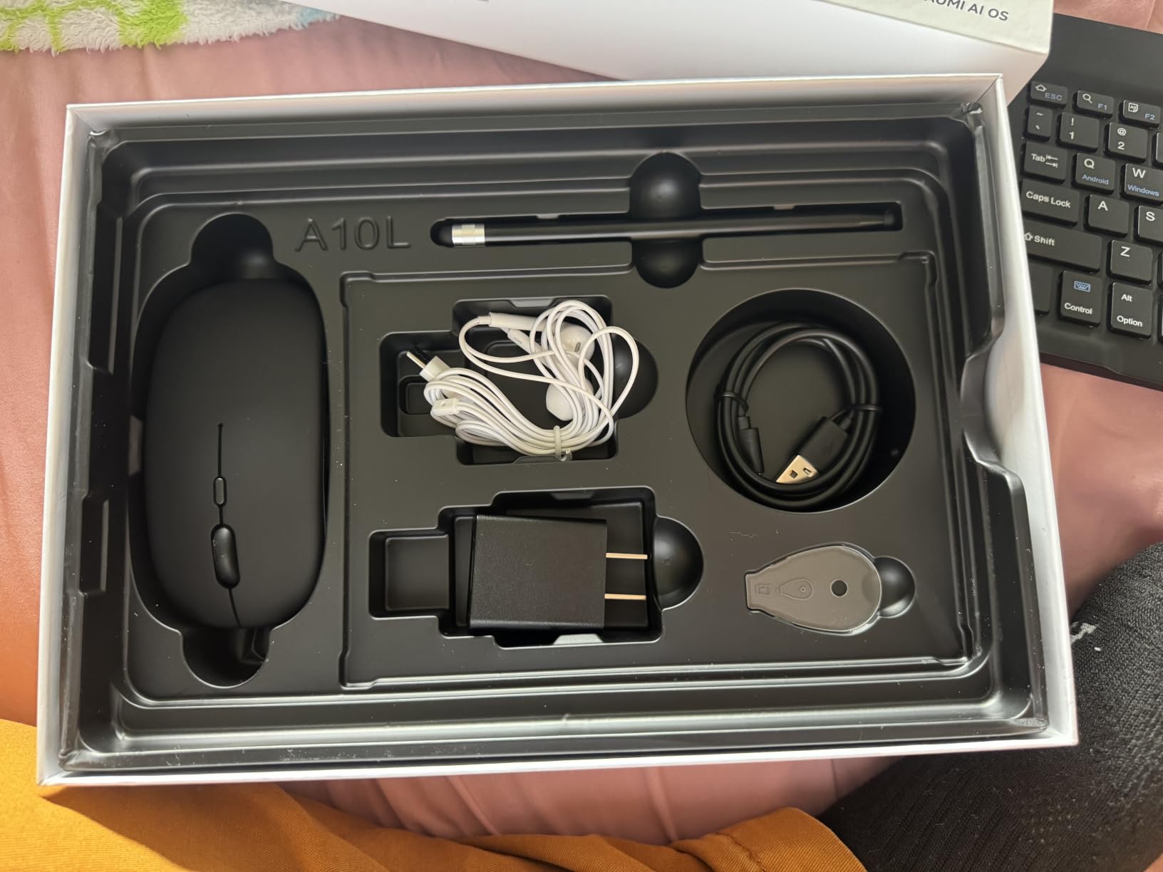 Jeazans Android 16 Tablet 10.1 Inch, 2-in-1 Tablet Bundle with Keyboard, Wireless Mouse, Stylus, Leather Case, 64GB+1TB Expansion customer photo 1
