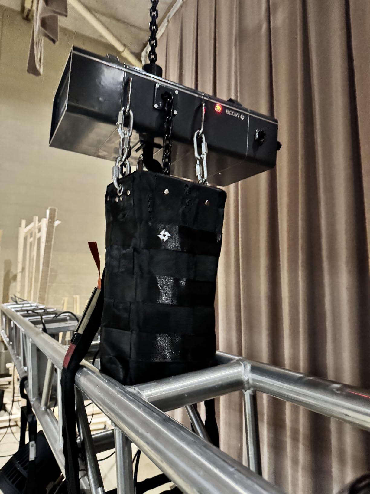 Mode FreeHoist 1 Ton Electric Chain Hoist & Battery Powered Hoist, 2200lbs Cordless Electric Hoist Winch, 110V Stage Chain Hoist, WiFi APP Multi-Control for Stage, Theater & Event Production customer photo 1