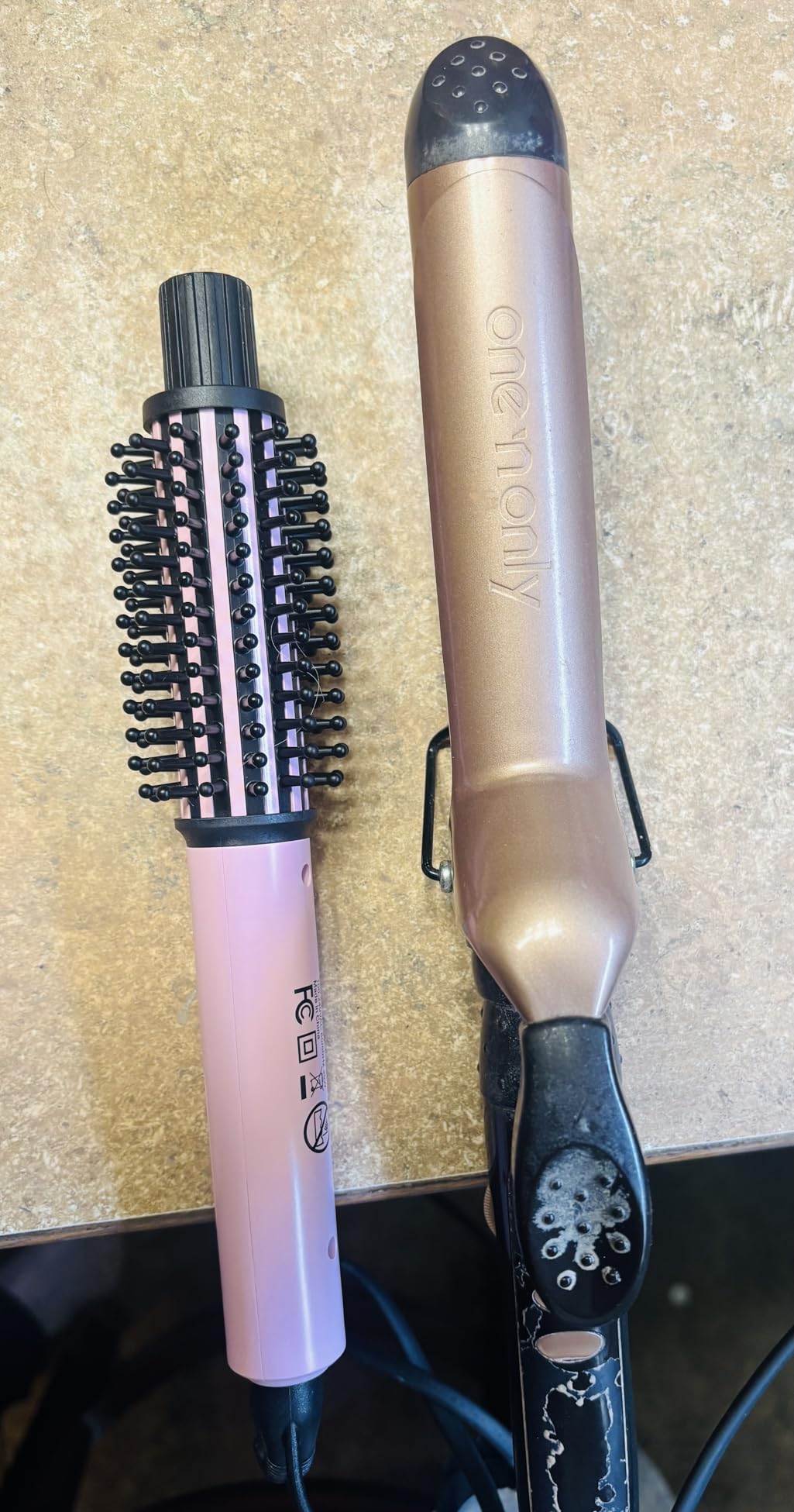FARERY Mini Thermal Brush 1 Inch, Touch-ups, Heated Round Curling Iron | 3 adjustable temps for all hair. Lightweight 0.45 lb, travel size w/ pouch. Ceramic barrel for soft curls & bouncy looks. customer photo 2