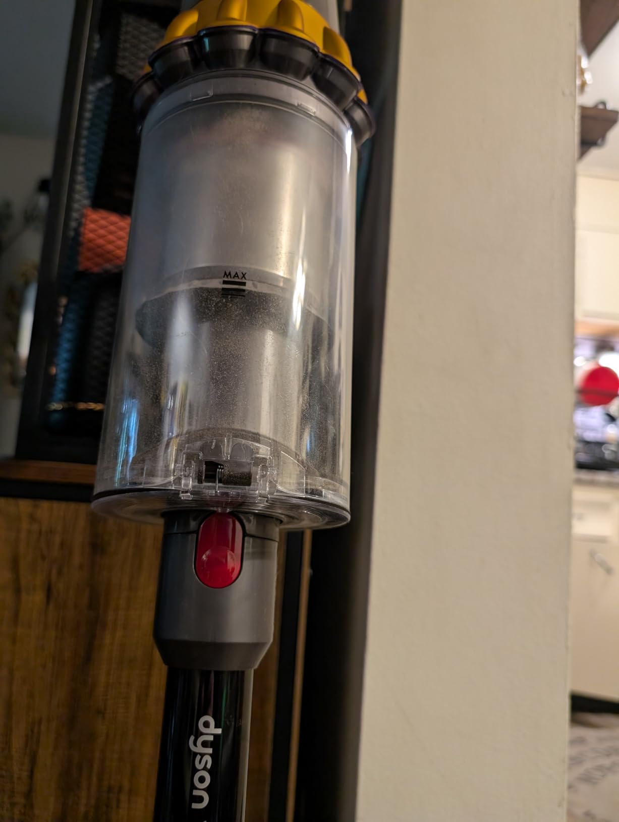 Dyson V15 Detect Pro Cordless Vacuum, Illumination Reveals Dust, 280AW, 3 Power Modes, Up to 70 Minutes, HEPA Filtration, All Floor Types customer photo 2