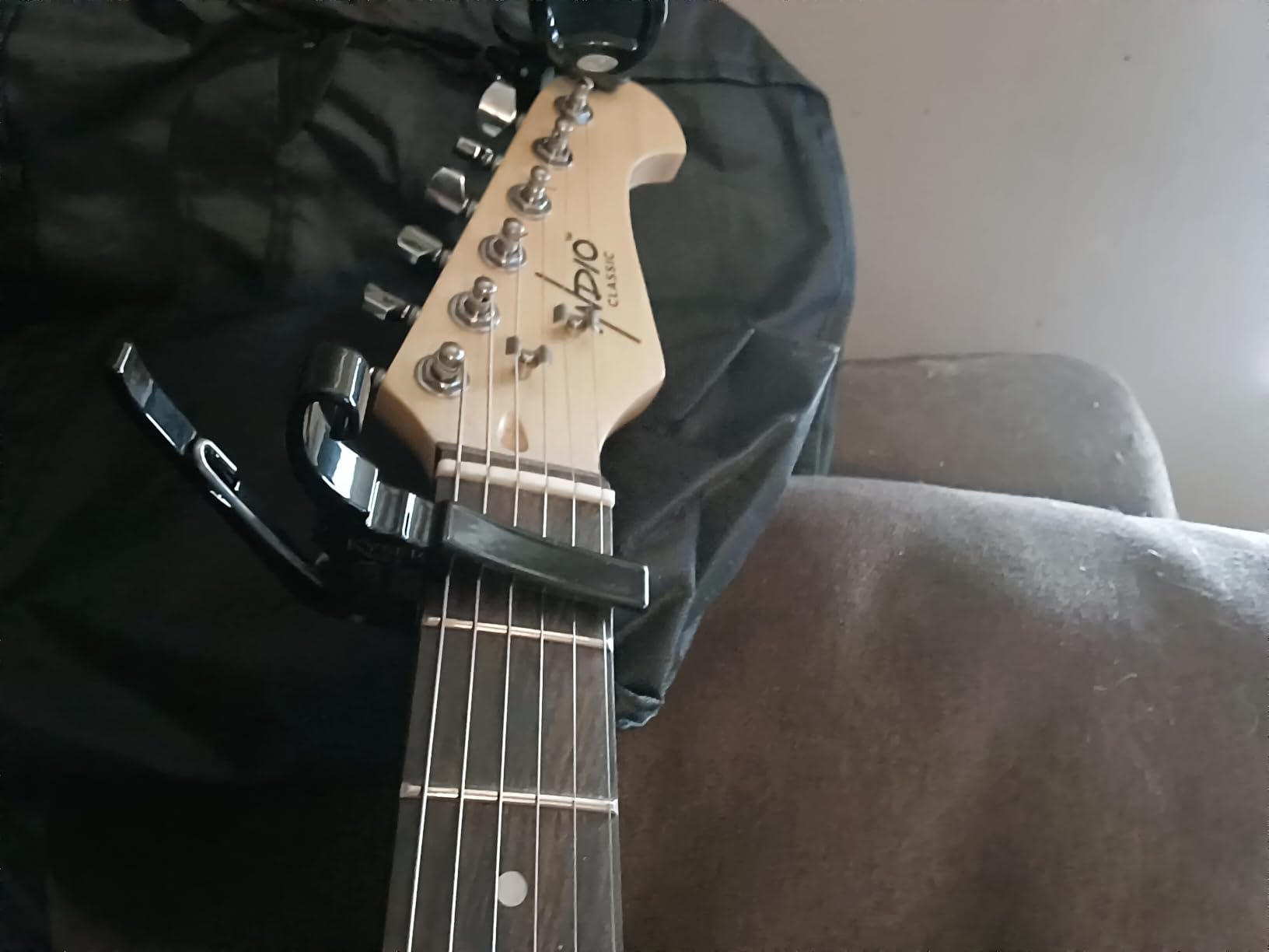Kyser Quick-Change Guitar Capo for 6-String Acoustic Guitars, KG6BA, Black customer photo 2