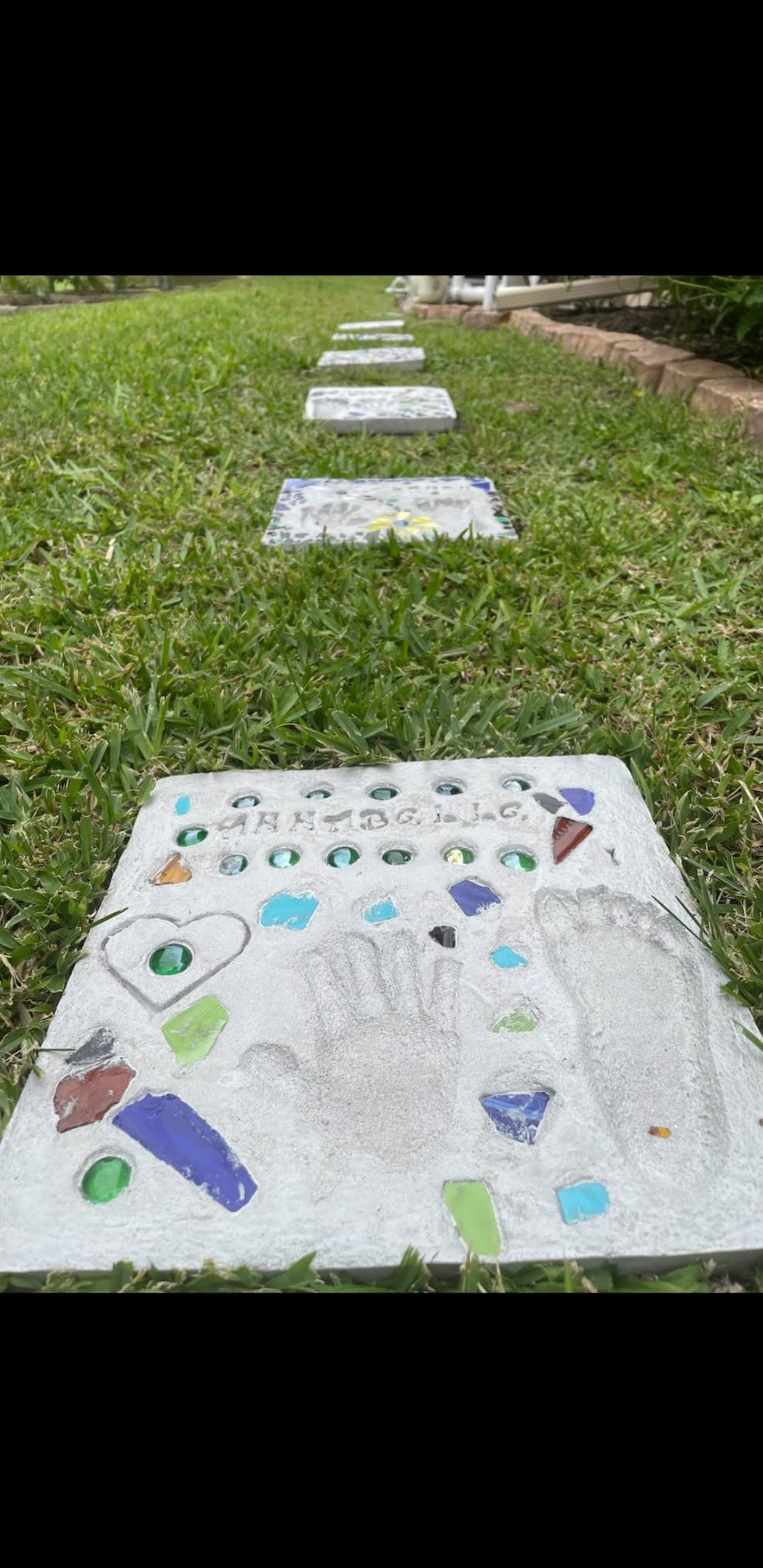 Milestones Decorative Inspiration Stepping Stone Kit for Flower Beds, Gardens, and Walkways - 901-11279 (268639) customer photo 2