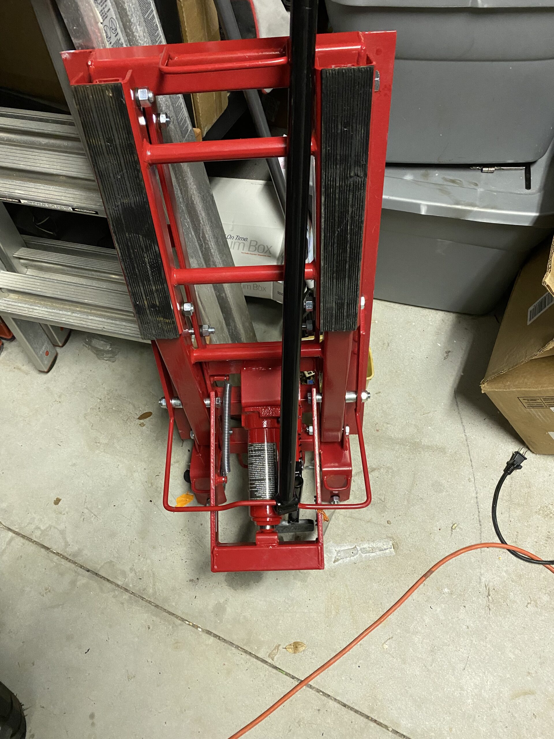 BIG RED Hydraulic Motorcycle Lift Jack with 1500LBS Load Capacity, Powersports Lift Table Operated ATV Dirt Bike Scissor Jack Stand, Fit for Motorcycle UTV Snowmobile, Red, T64017 customer photo 1
