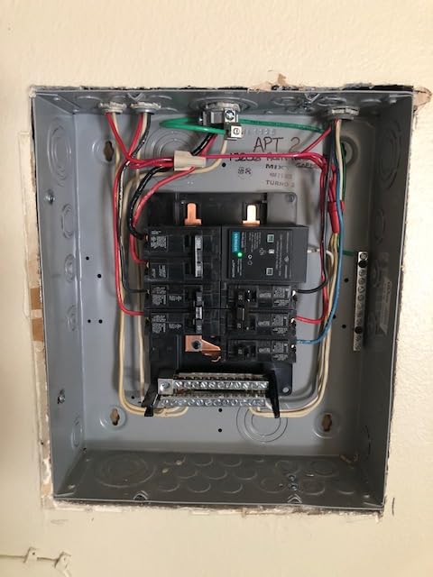 Siemens E1020MB1100FCGP 100-Amp Indoor Narrow Width Renovation Main Breaker Load Center, 10-Space 20-Circuit, Gray customer photo 1