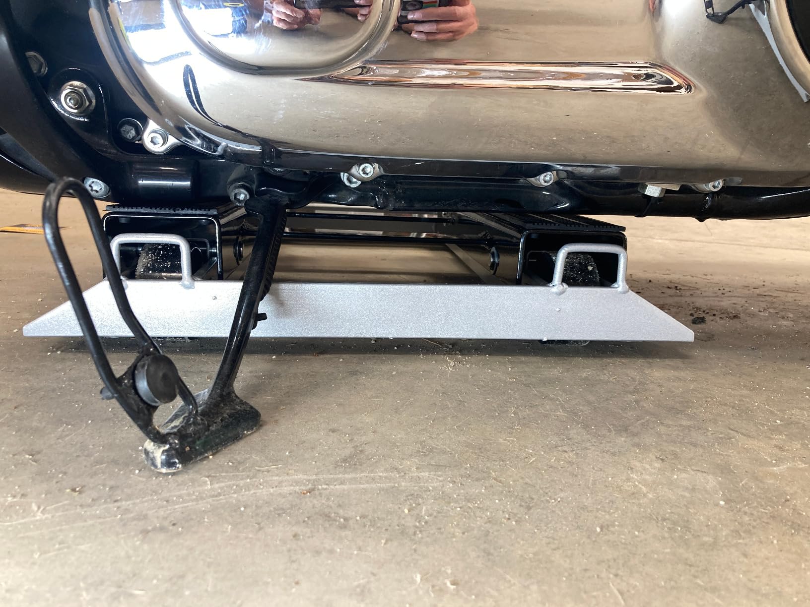 OTC 1545 Ultra Low Profile Motorcycle and ATV Lift with 1,500 lb. Capacity, Silver customer photo 1