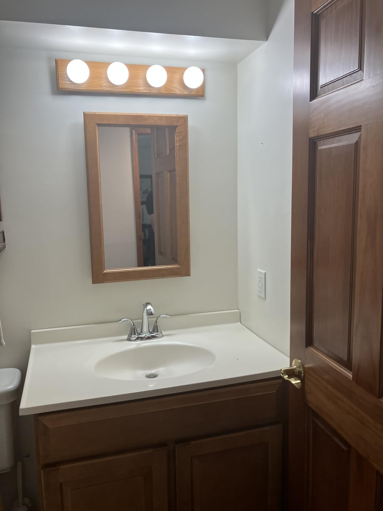 Design House Vanity Lighting, Steel Construction, 4 Vanity Lights, Dimmable, Uses Four 60W Bulbs, Polished Chrome, 24.0 in. W x 4.3 in. H x 2.0 in. D, 500892 customer photo 1