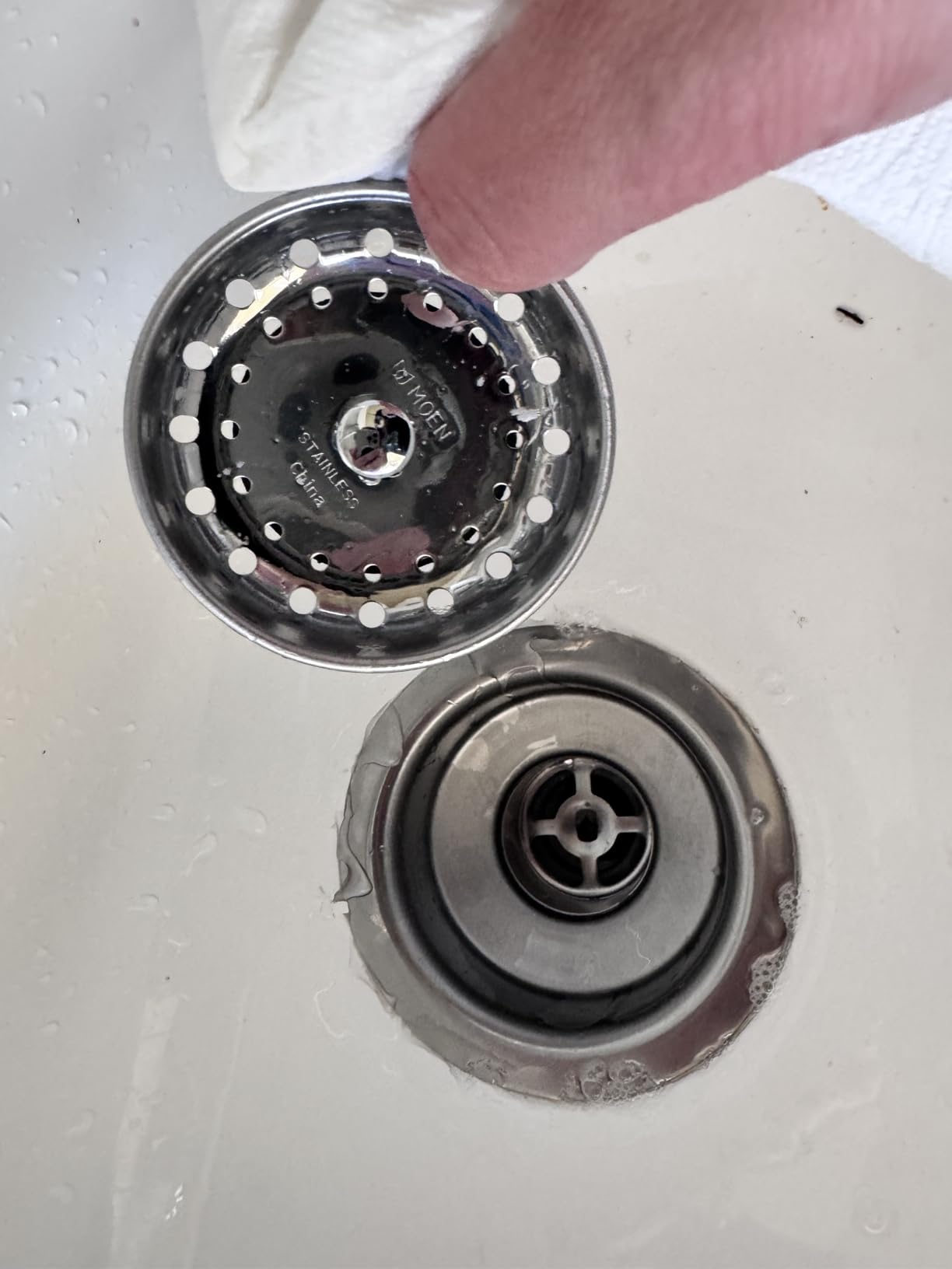 Moen Kitchen Sink Strainer Basket with Drain Assembly, Stainless Steel, 22036 customer photo 2