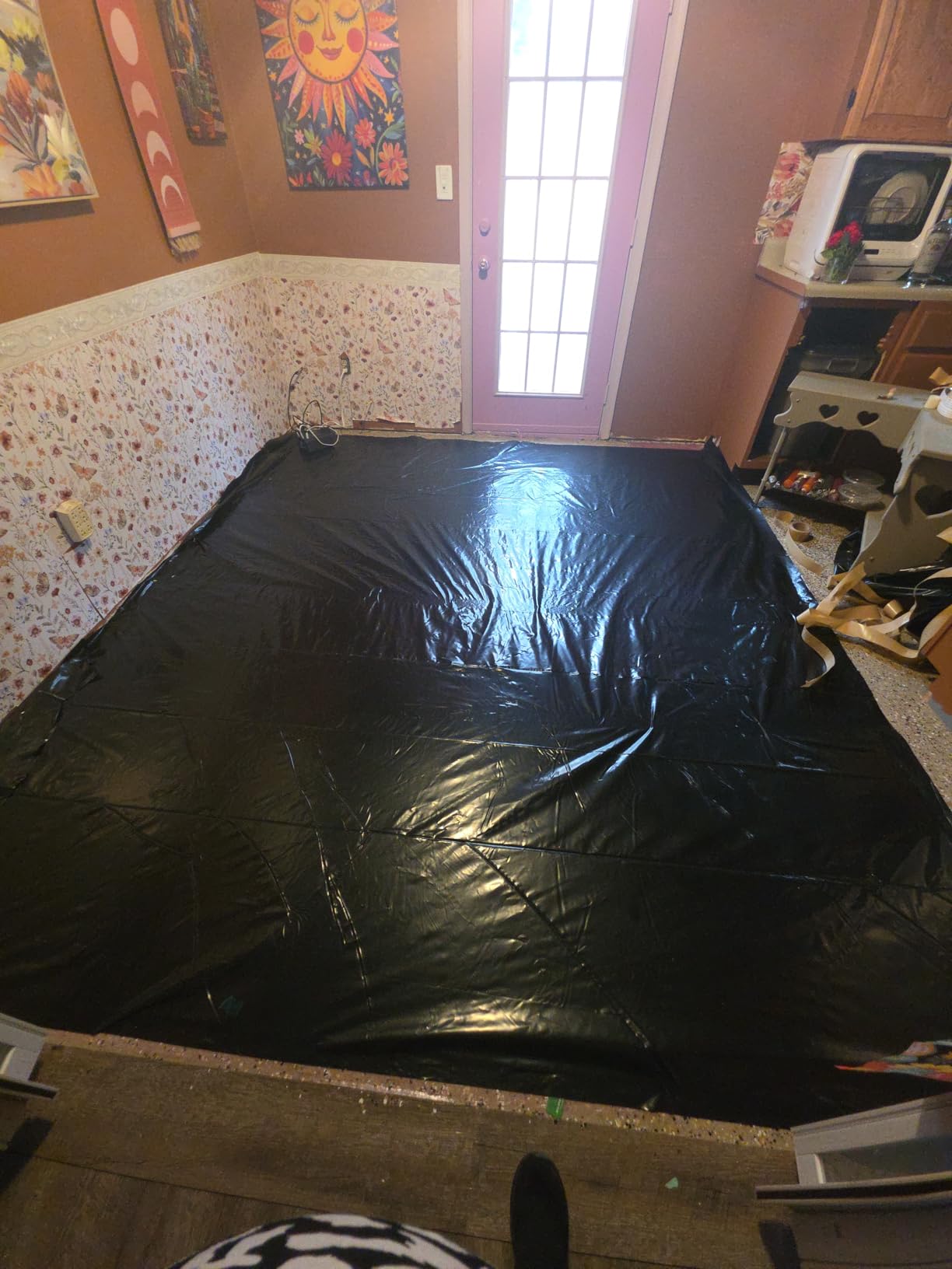 ROBERTS 70-115 Moisture Barricade Underlayment Film, for Vinyl, Laminate SPC, Engineered Wood Floors, 6 mil. Thick, Polyethylene, 120 Sq. Foot Roll, Black customer photo 2