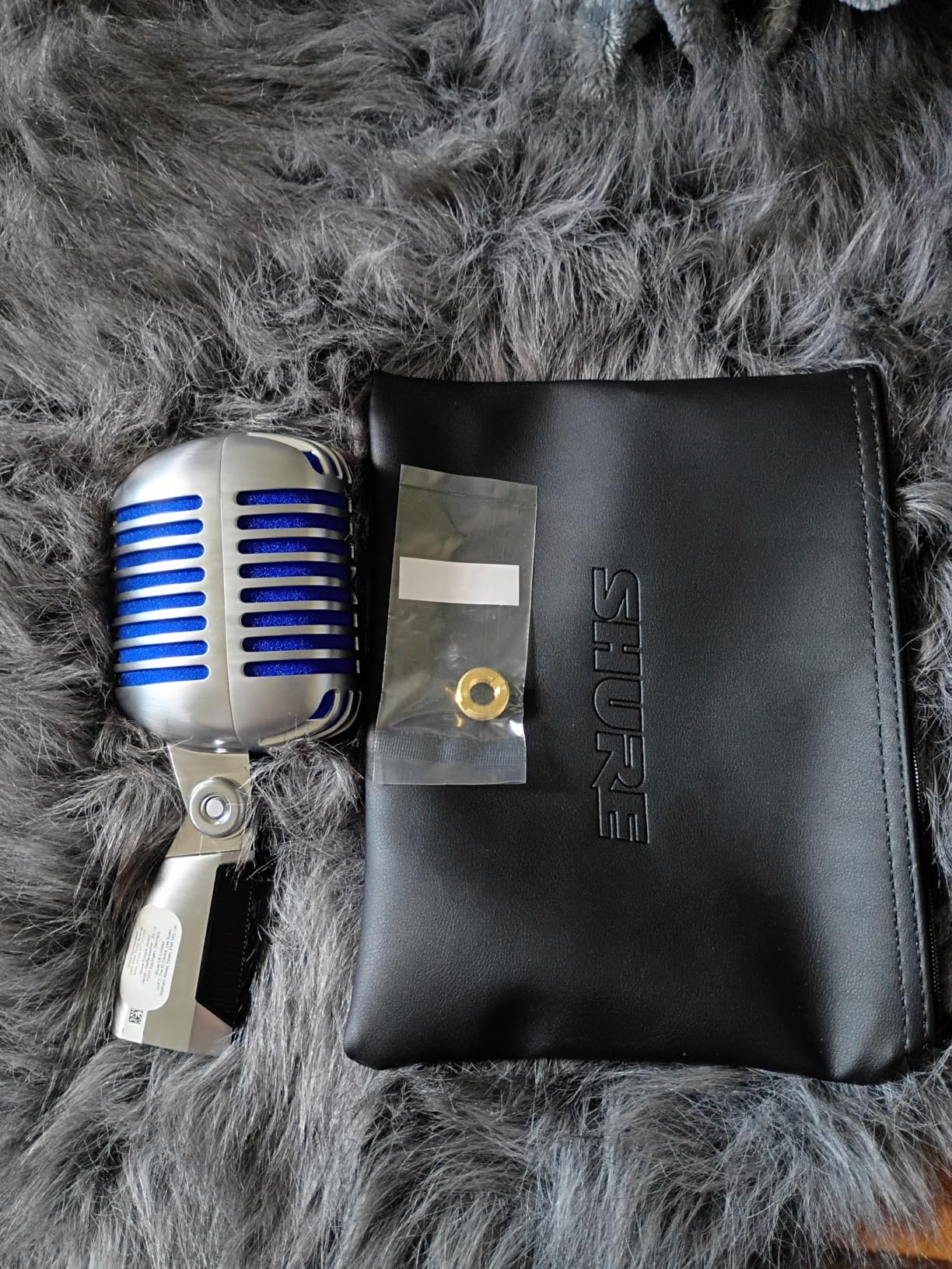 Shure Super 55 Deluxe XLR Vocal Microphone - Vintage-Style Supercardioid Dynamic Mic for Singing, Live Performance & Recording, Classic Sound, Durable Rugged Metal Housing customer photo 1