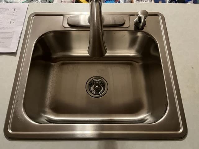 Houzer Stainless Steel 2522-8BS3-1 Glowtone Series Kitchen Sink - 25