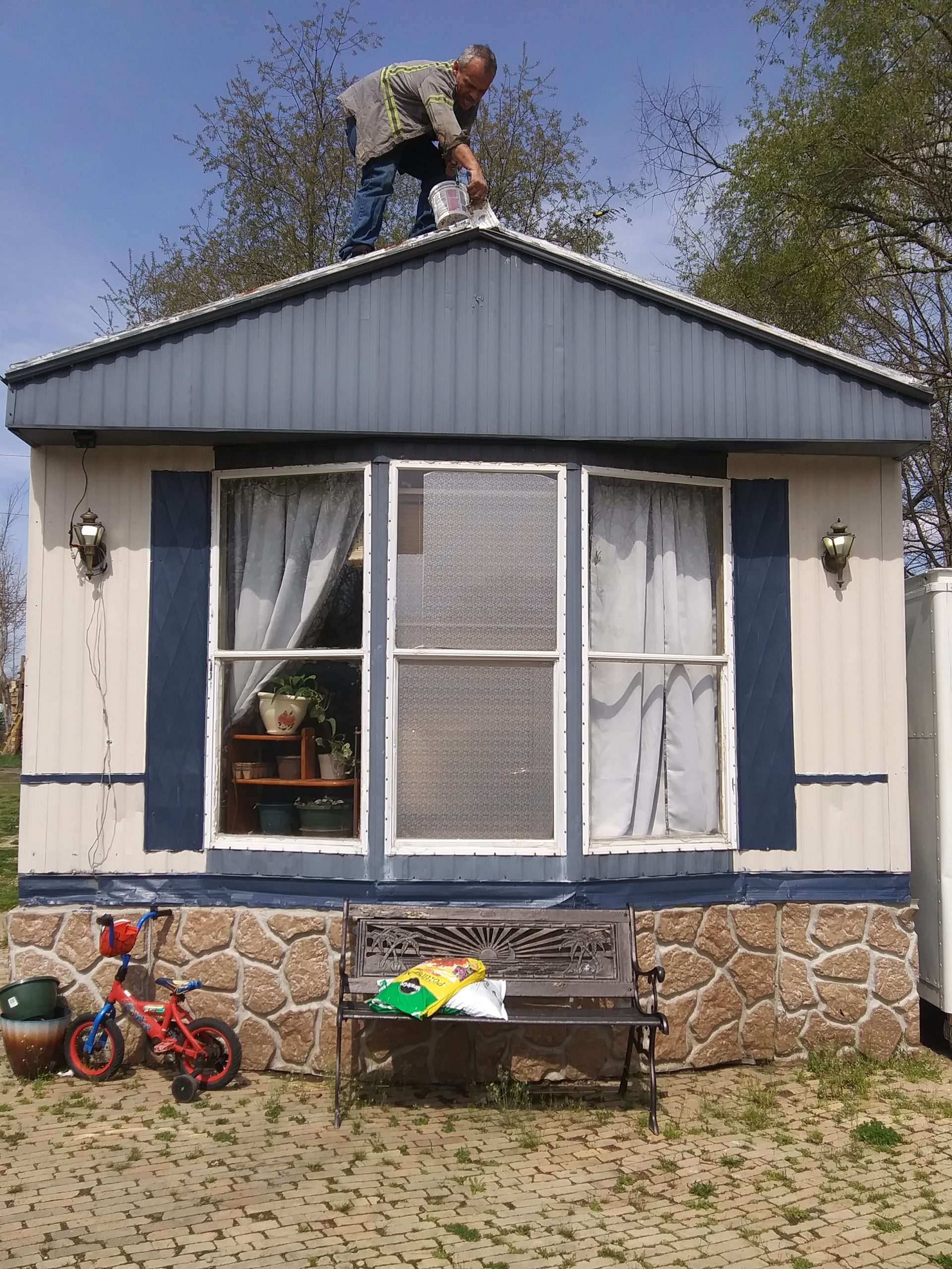 Henry HE587372 Roof Coating, 5 Gal customer photo 1