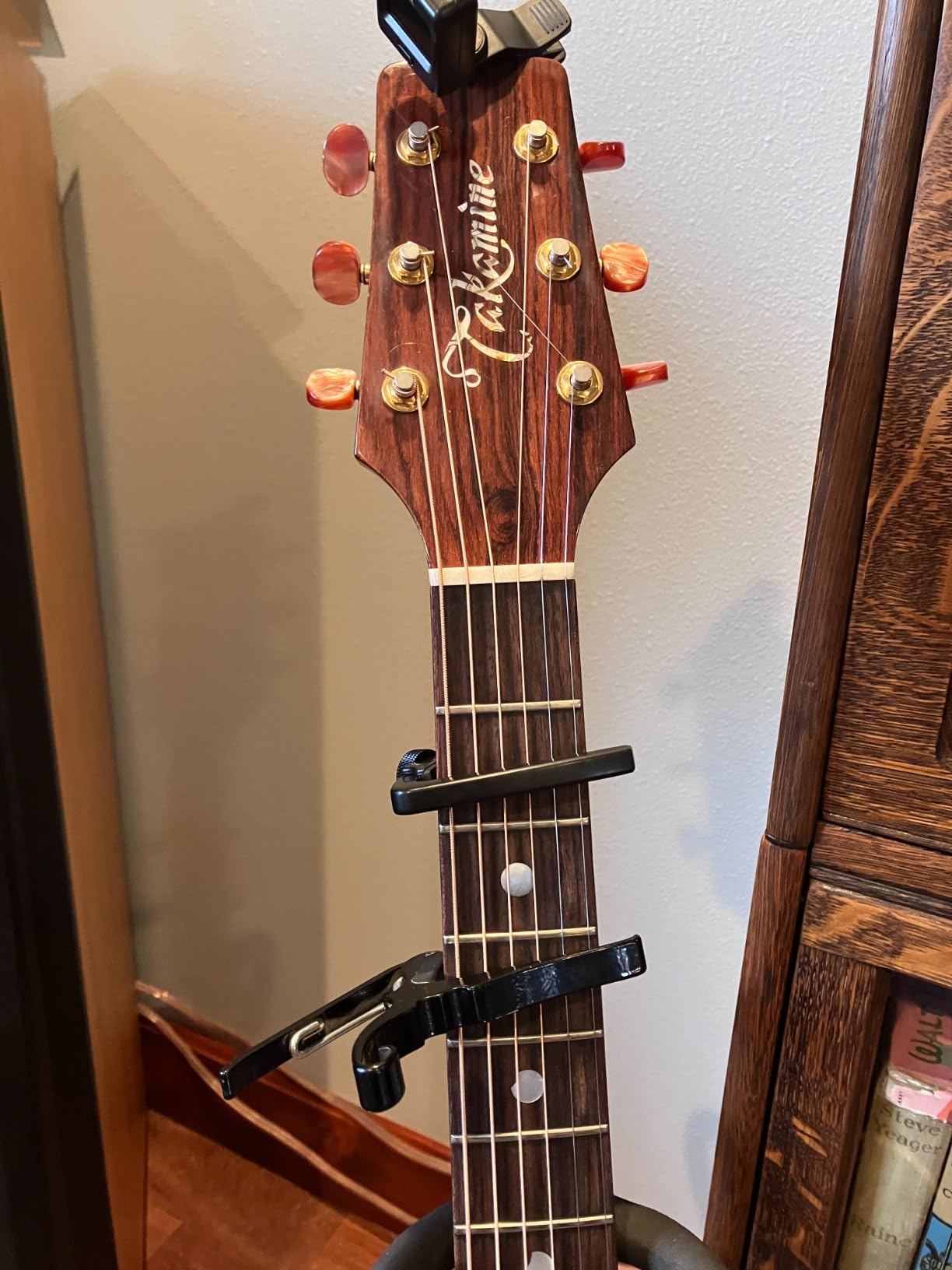 D'Addario NS Capo Lite for Acoustic and Electric Guitar - Adjustable Tension - Black customer photo 1