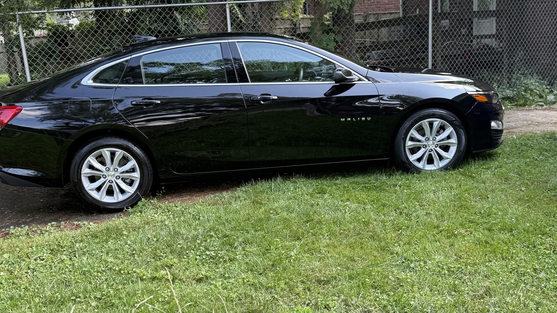 Griot's Garage Starter Car Care Kit, Vehicle Detailing Set, Includes Car Wash, Wax, Vehicle Detailer, Wheel Cleaner, Clay Bar, Vinyl and Rubber Dressing, 11131 customer photo 1