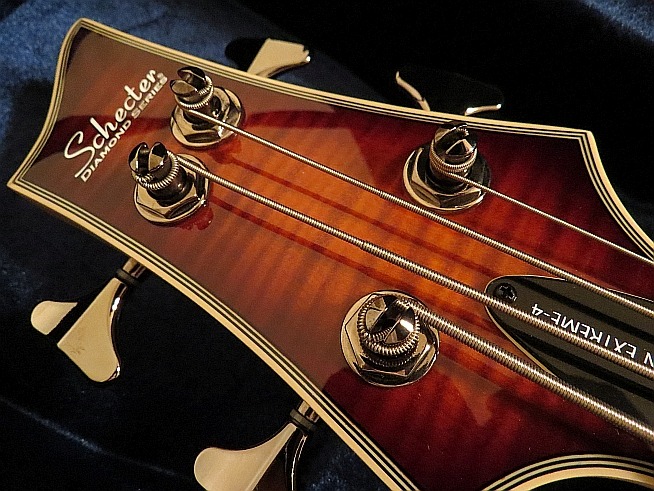 Schecter Omen Extreme-4 Bass Guitar - Vintage Sunburst customer photo 1
