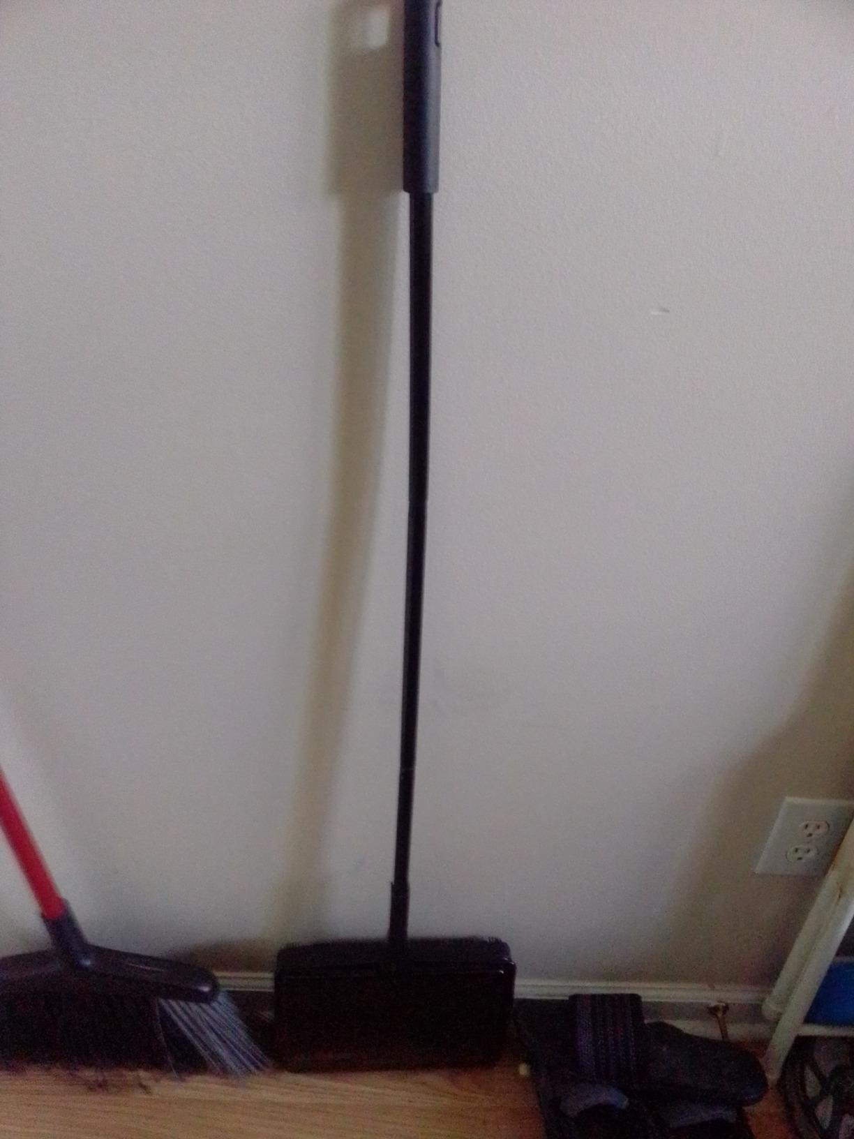 Winco Steel Carpet/Floor Sweeper, Medium, Black | Multi-surface cleaning, Silent operation customer photo 1