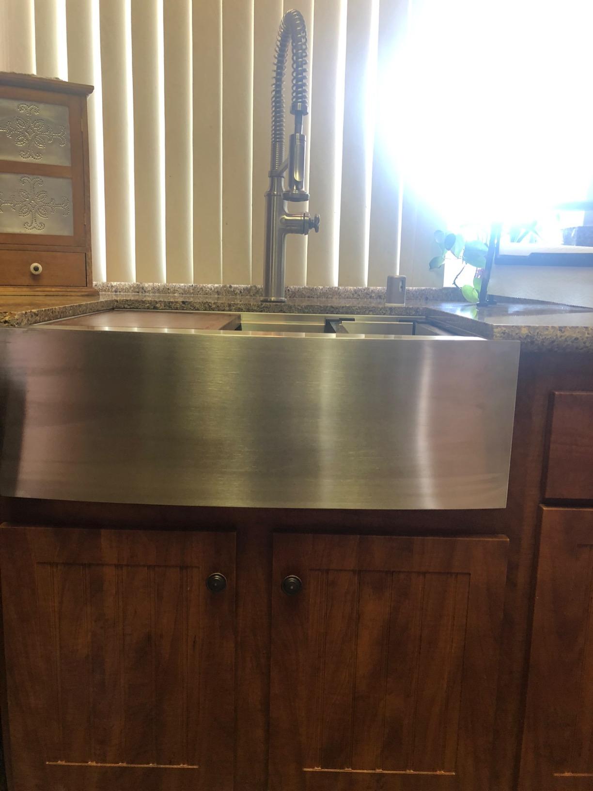 Ruvati 33-inch Apron-front Workstation Farmhouse Kitchen Sink - 16 Gauge Stainless Steel Single Bowl - RVH9200 customer photo 1