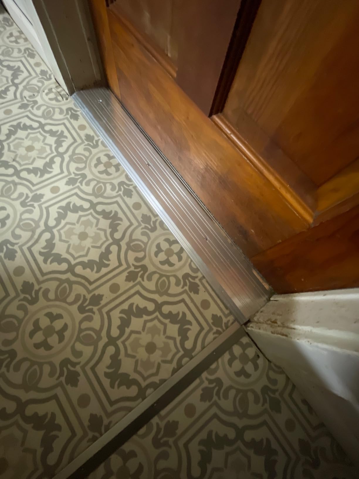 M-D Building Products 68361 Sturdy Aluminum Fluted Saddle Threshold, Mill Finish: Stylish Doorway Transition Draft Protection (1/4-Inch by 4-Inch - 36-Inch) TH041 customer photo 2
