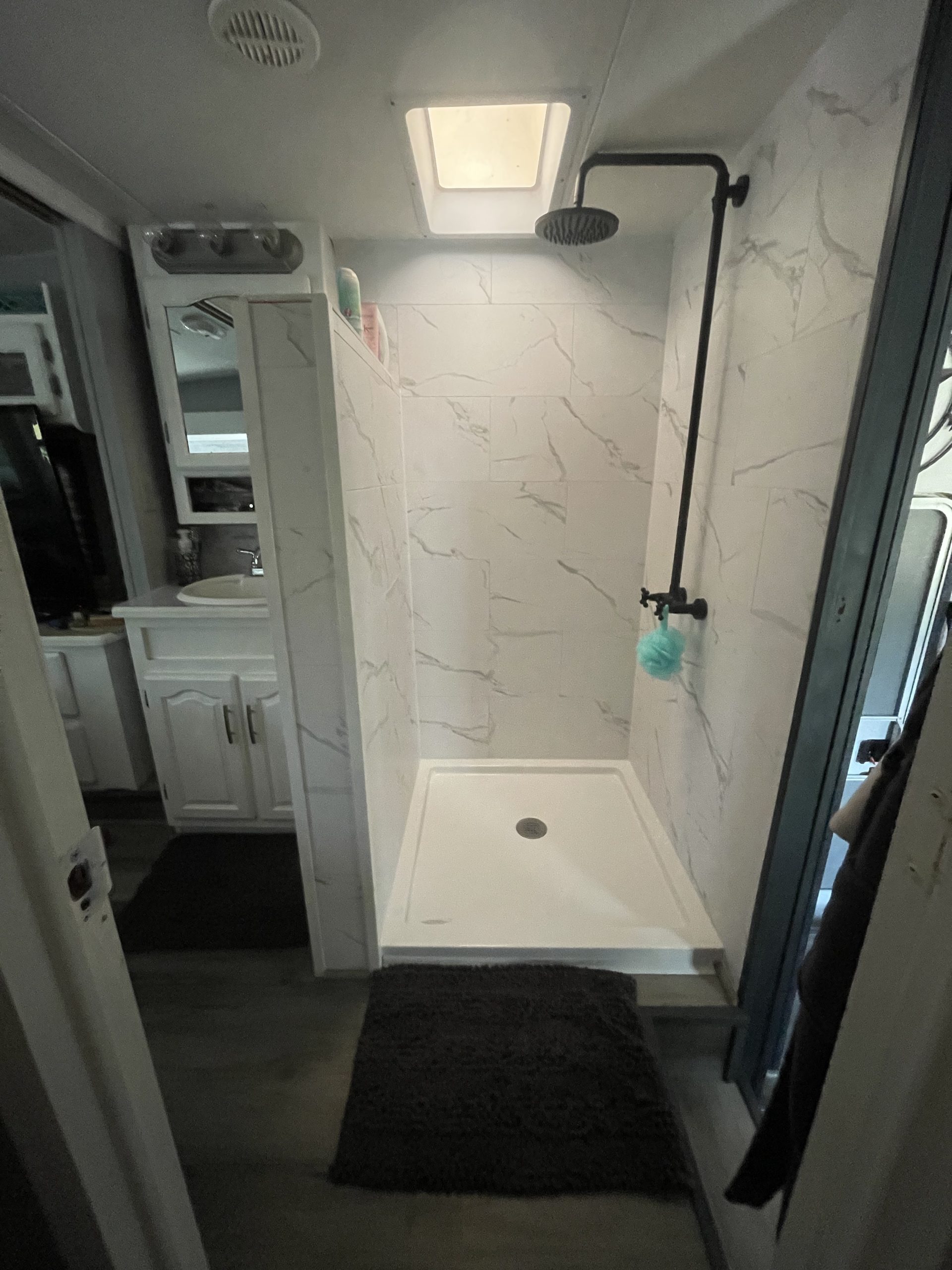 DreamLine SlimLine 36 in. D x 36 in. W x 2 3/4 in. H Center Drain Single Threshold Shower Base in White, DLT-1136360 customer photo 2