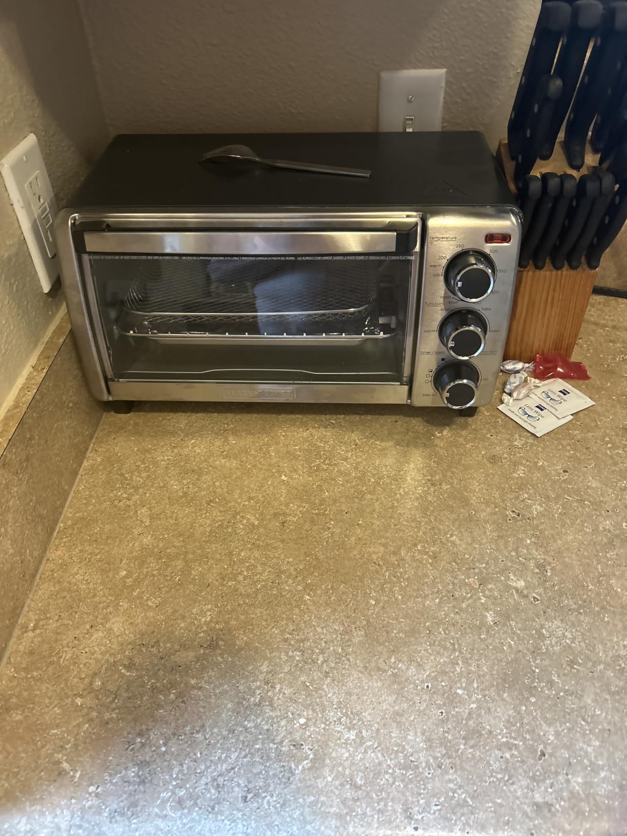 BLACK+DECKER TO1313SBD Toaster Oven, 4-Slice, Natural Convection, Stainless Steel customer photo 1