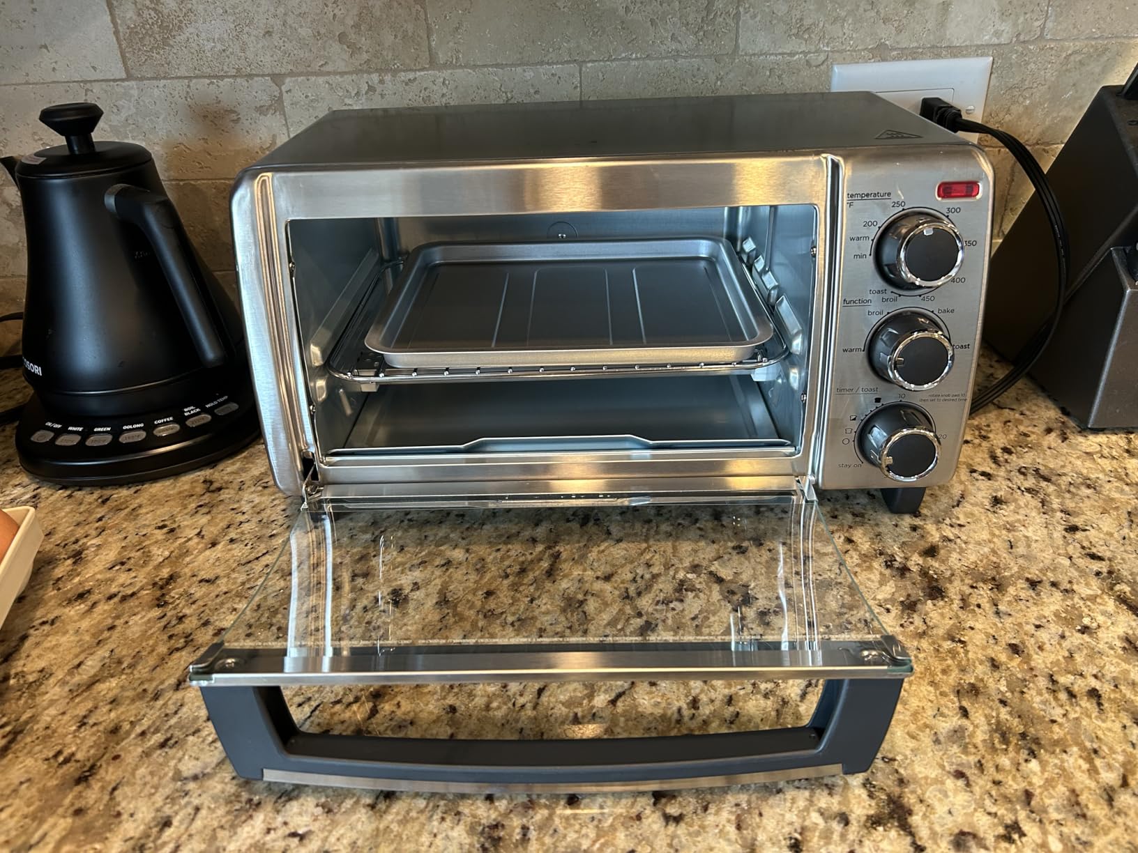 BLACK+DECKER TO1313SBD Toaster Oven, 4-Slice, Natural Convection, Stainless Steel customer photo 2