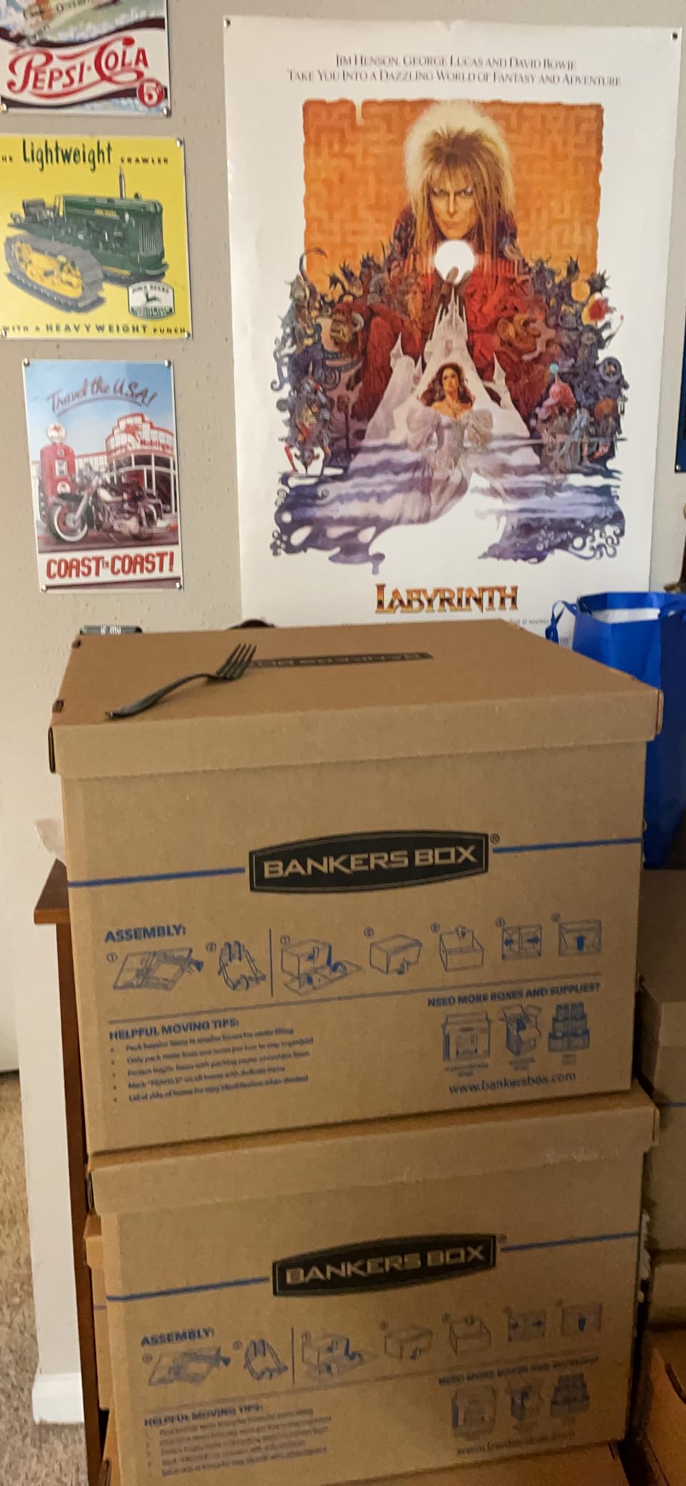 Bankers Box Classic Moving Box 12 Pack Kit, Reinforced Handles, Tape-Free Assembly, Box with Lid, 8 Small and 4 Medium Boxes (7716401) customer photo 2