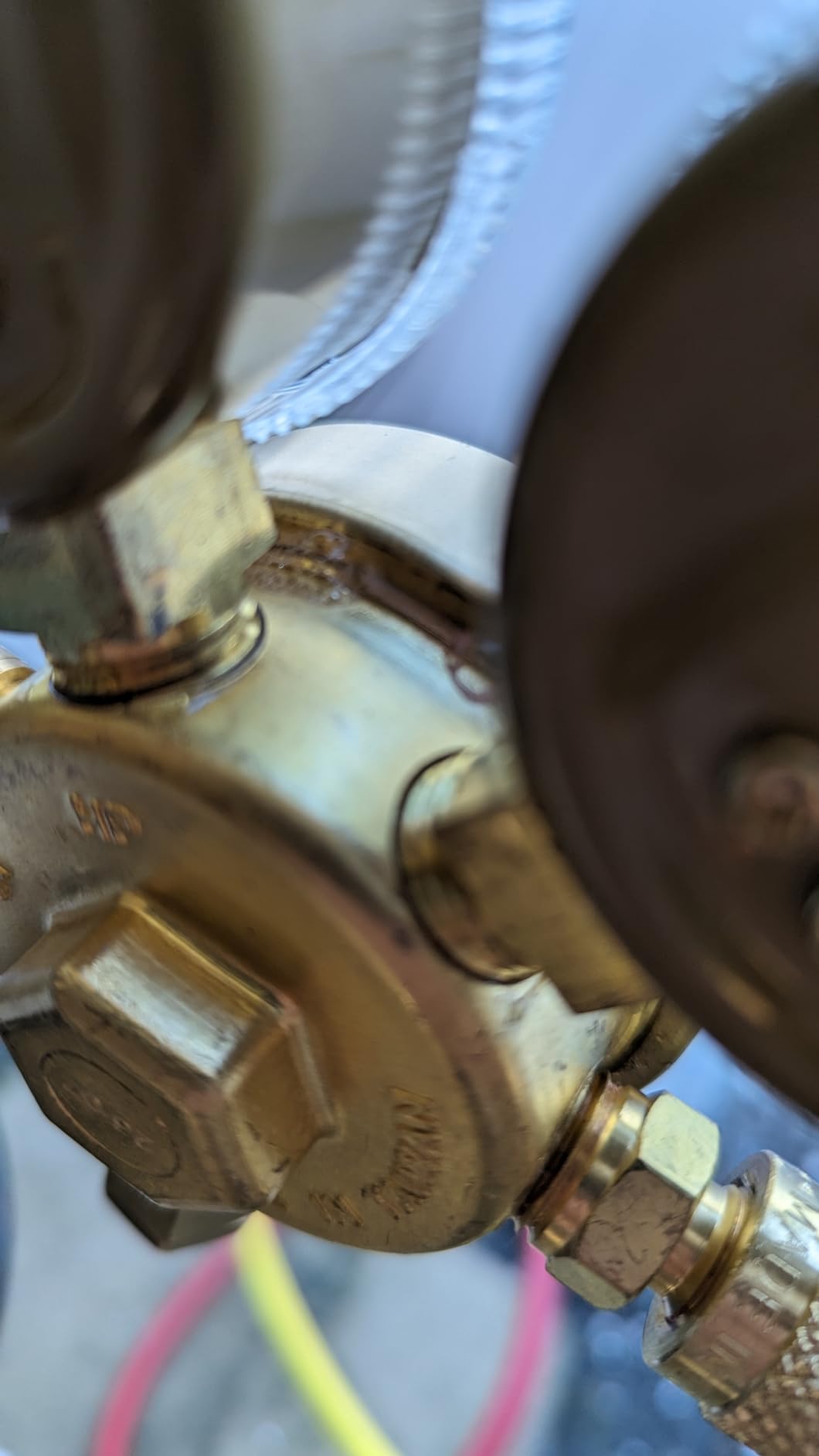 High-Pressure Piston Regulator for Inert Gases, Regulator for Nitrogen and Argon Gas, Forged Brass Body and Bonnet, Easy to Read Dual Scale, Precise Stabilized Control customer photo 1