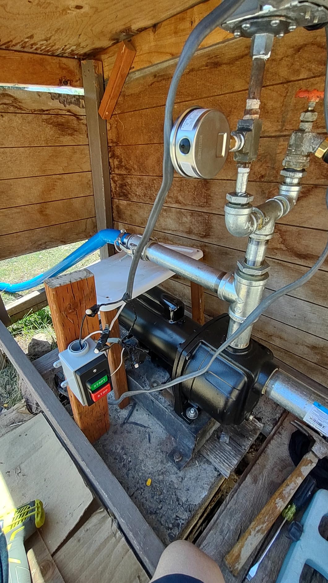 Strongway Wheeled Sprinkler, 63 GPM, 5 Nozzles, 150ft. Coverage customer photo 2
