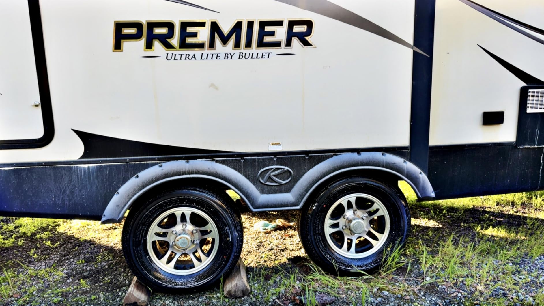 Free Country Grand Ride Set 4 Trailer Tires ST225/75R15 10 Ply Load Range E Steel Belted Radial w/Featured Scuff Guard customer photo 1