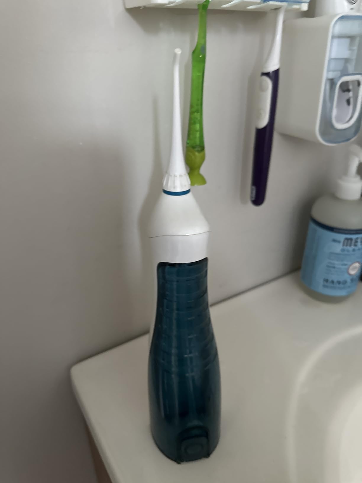 AquaSonic Aqua Flosser - Cordless Rechargeable Water Flosser for Teeth - Waterproof, Portable Oral Irrigator for Dental Cleaning with 5 Jet Tips - Braces Home Travel customer photo 2