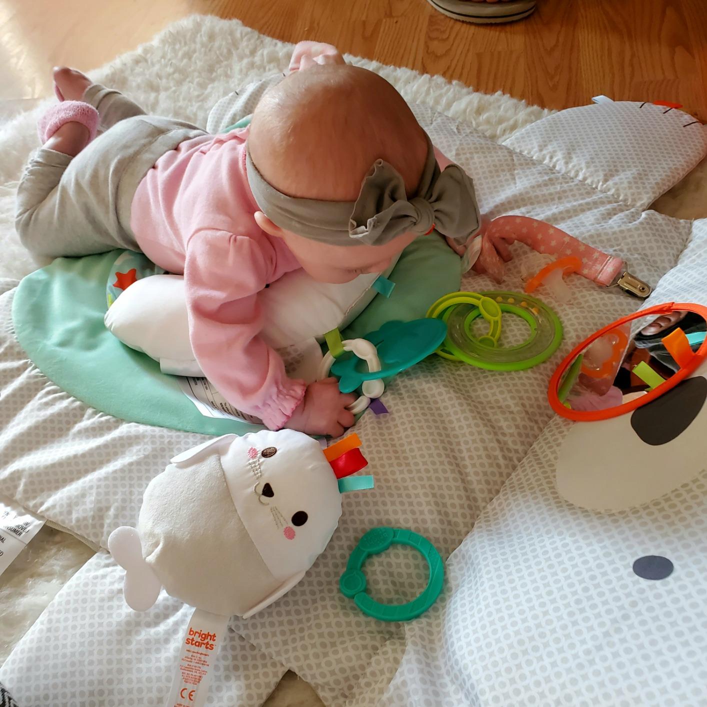 Bright Starts Tummy Time Prop & Play Baby Activity Mat with Support Pillow & Taggies - Polar Bear 35 x 29.5 in., Newborn and up customer photo 2