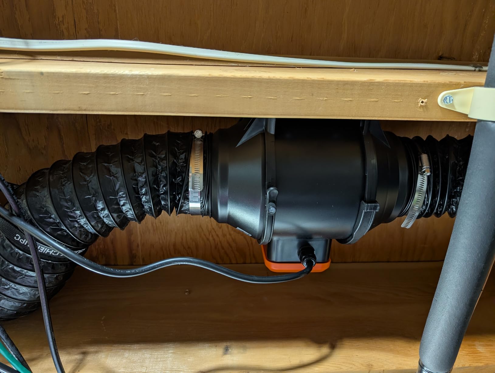 AC Infinity Flexible 4-Inch Aluminum Ducting | Heavy-Duty Four-Layer Protection, 25-Feet Long for Heating Cooling Ventilation and Exhaust customer photo 2
