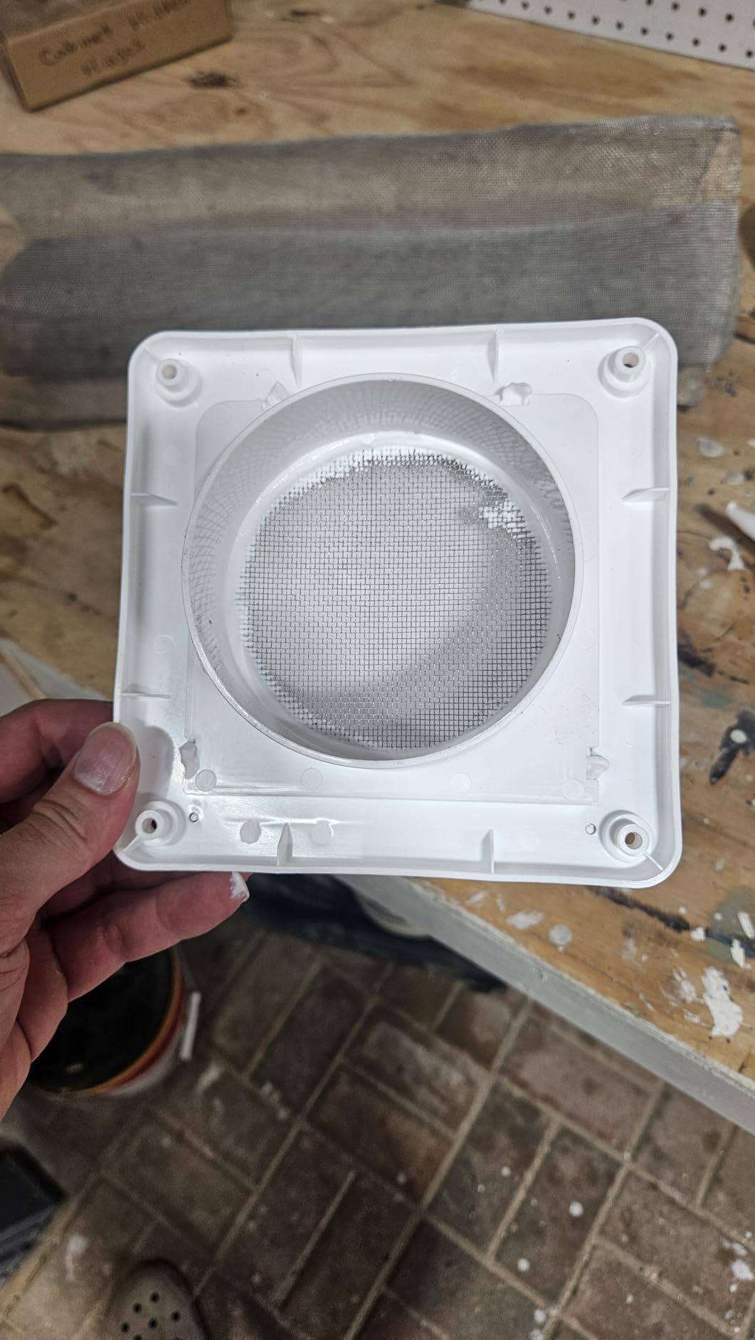 Lambro 143W 4-inch Plastic Soffit Exhaust Dryer Vent with Damper - White customer photo 1