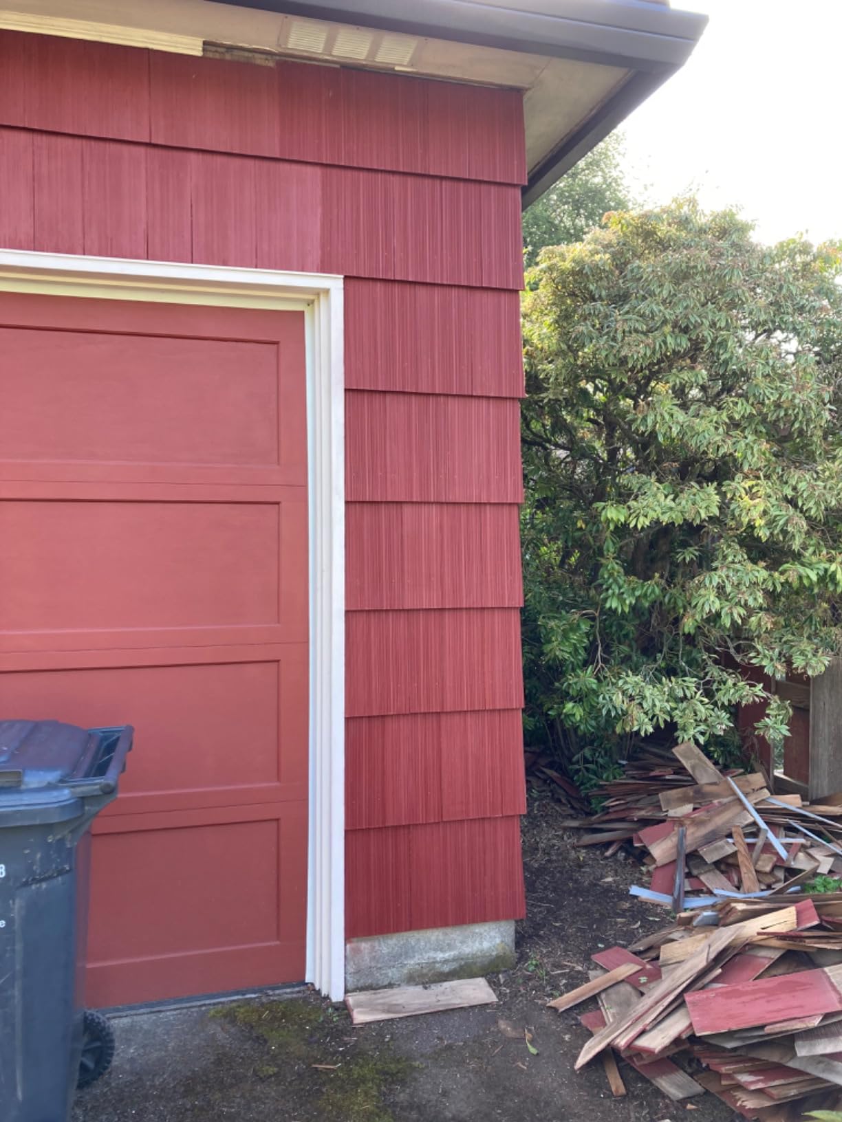 18 Inch Rebutted and Rejointed (R&R) Natural Groove Cedar Sidewall Shingles 1/2 Square Carton customer photo 2