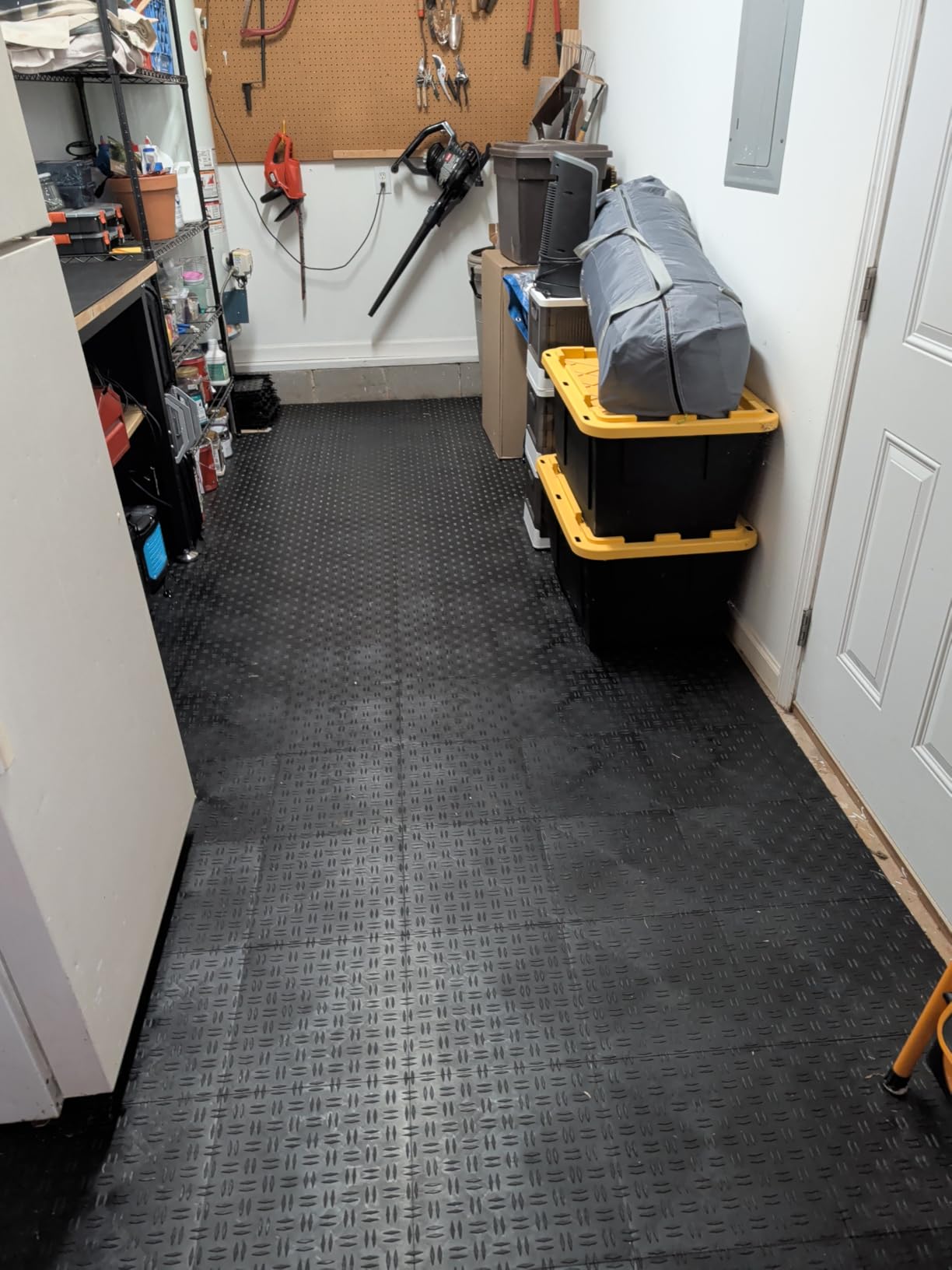 Big Floors GarageTrac Garage Floor Tiles, Interlocking Garage Flooring, Diamond Pattern Non-Slip Heavy-Duty Copolymer Modular Tile, Easy Install (Black, 48 Pack of 12 x 12