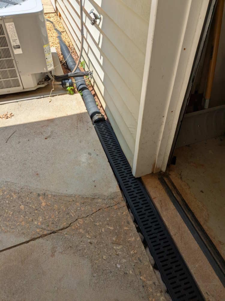 URA WATER - Model UA-100 - Drainage Trench Set - Channel Drain with Grate - Black Plastic - 3 x 39