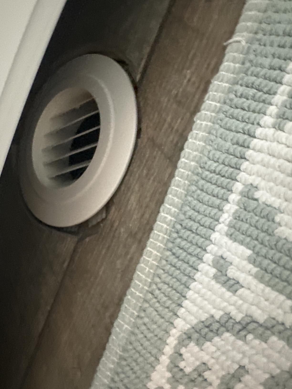 Hon&Guan Soffit Vents 4 Inch, Round Exhaust Air Vent Cover with Built-in Fly Screen for Bathroom Kitchen Office Home, White customer photo 1