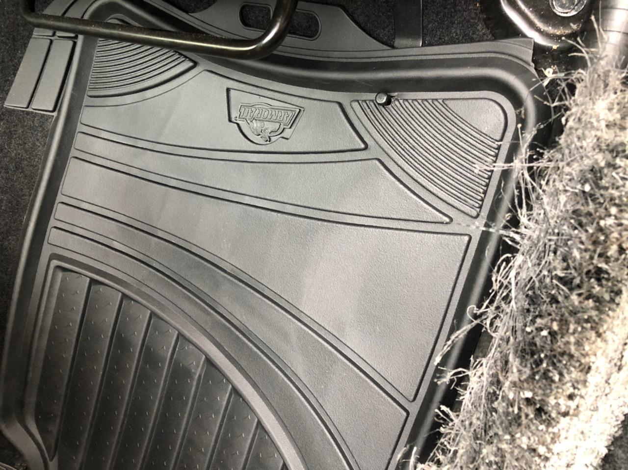 Armor All Heavy-Duty Cargo Mat, Universal Fit Mat for Cars, Trucks, SUVs - Black customer photo 1