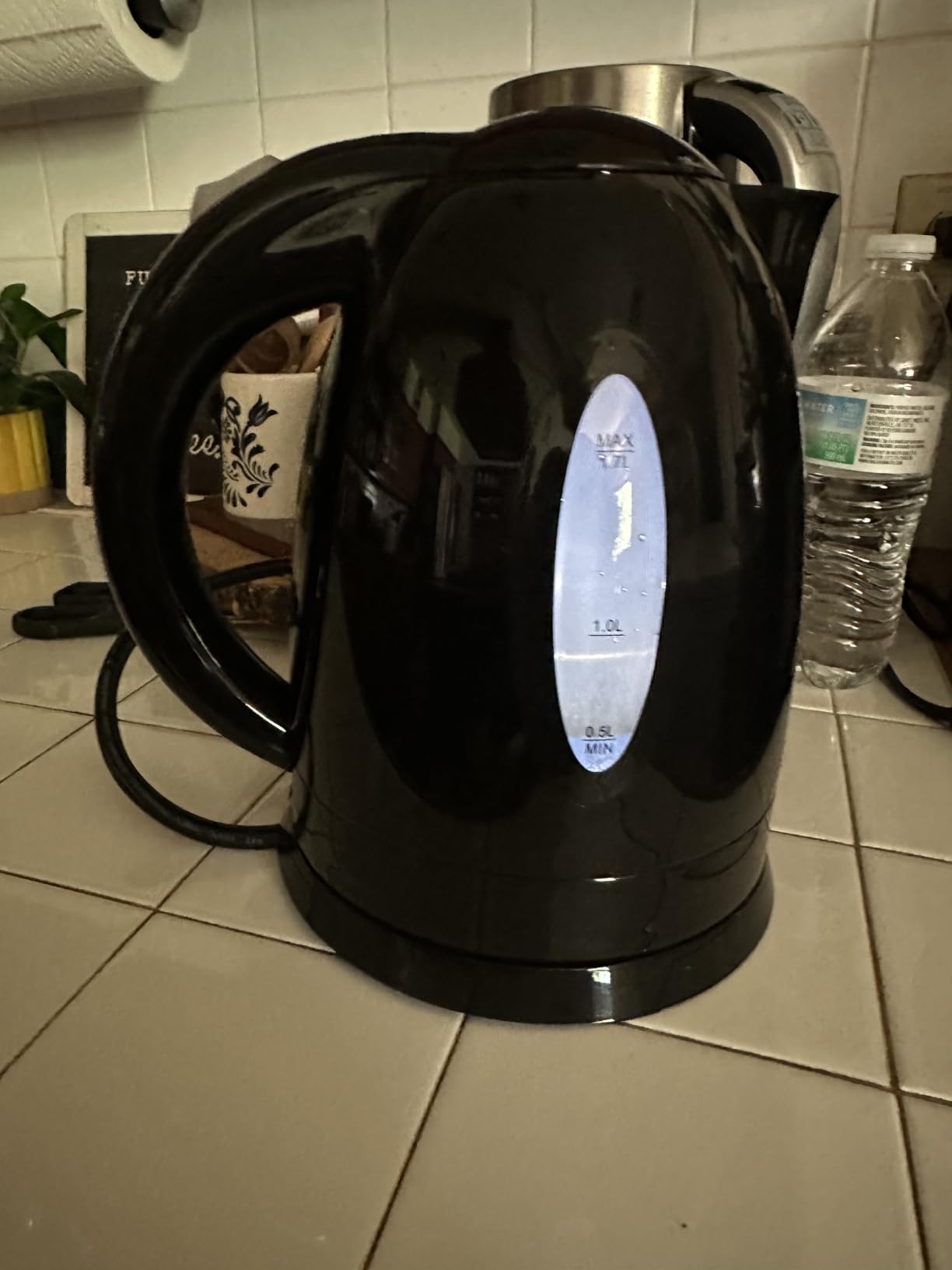 OVENTE Electric Kettle, 1.7L Fast Boiling Water Heater for Coffee or Tea, BPA Free with Water Level Gauge, Auto Shut-Off, Boil-Dry Protection, Indicator Light and Removable Filter, Black KP72B customer photo 2